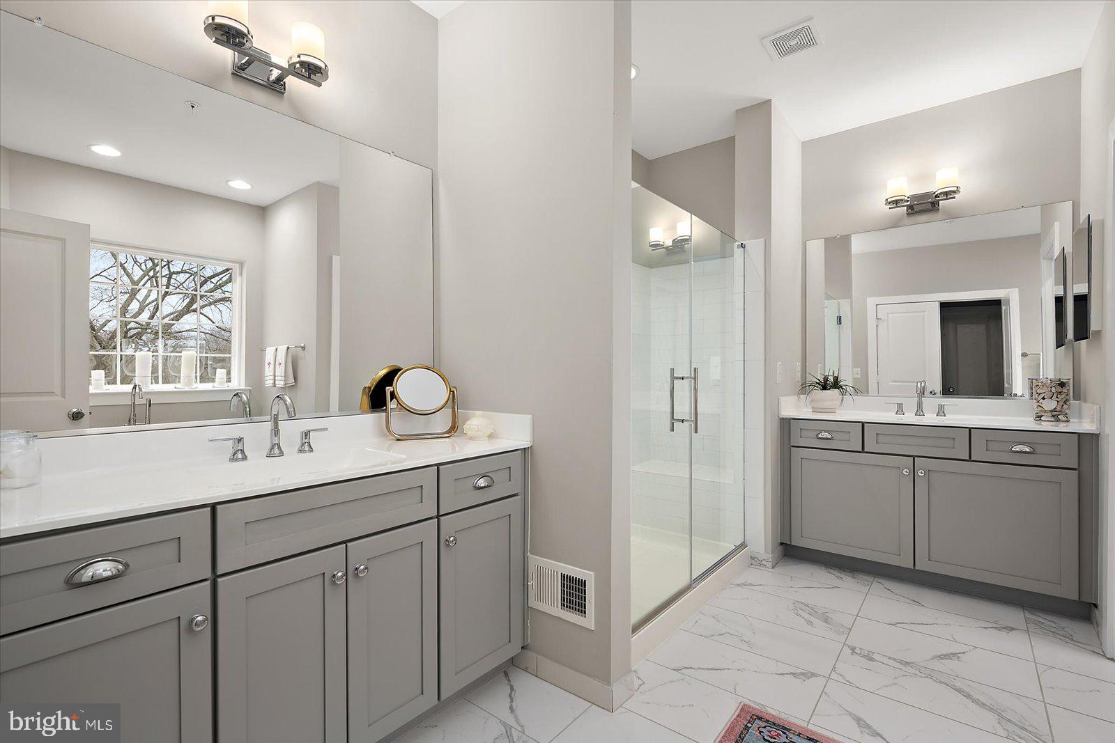 PRIMROSE HILL - Residential