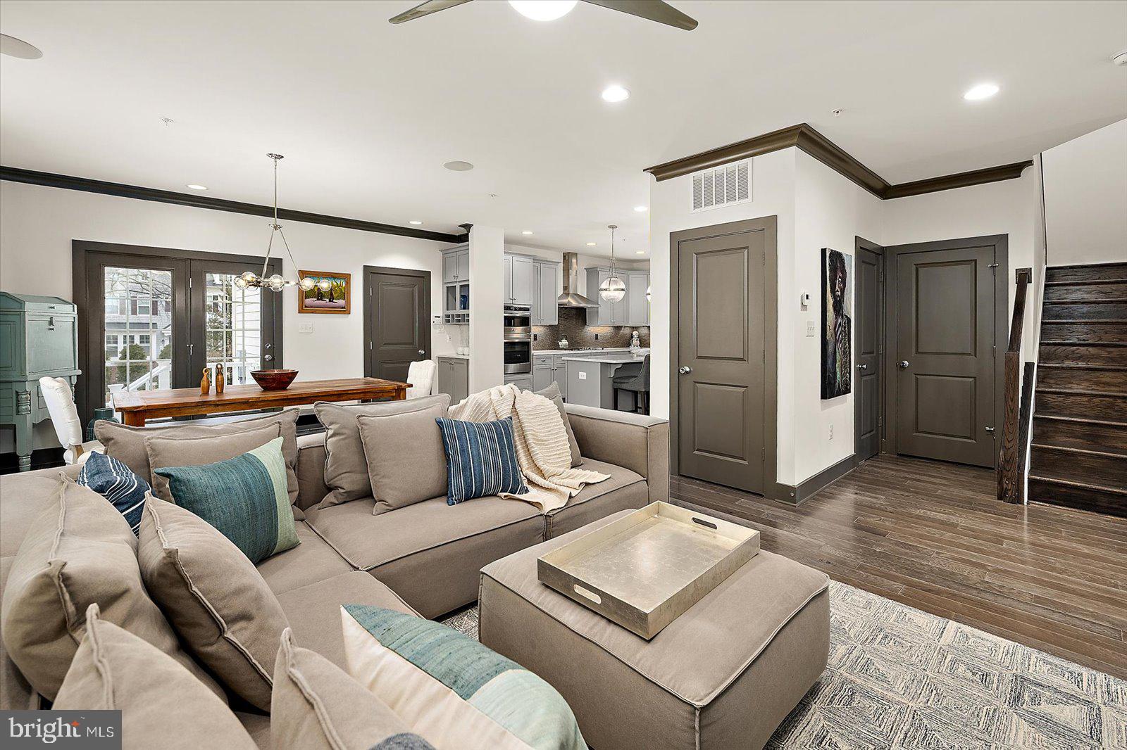 PRIMROSE HILL - Residential