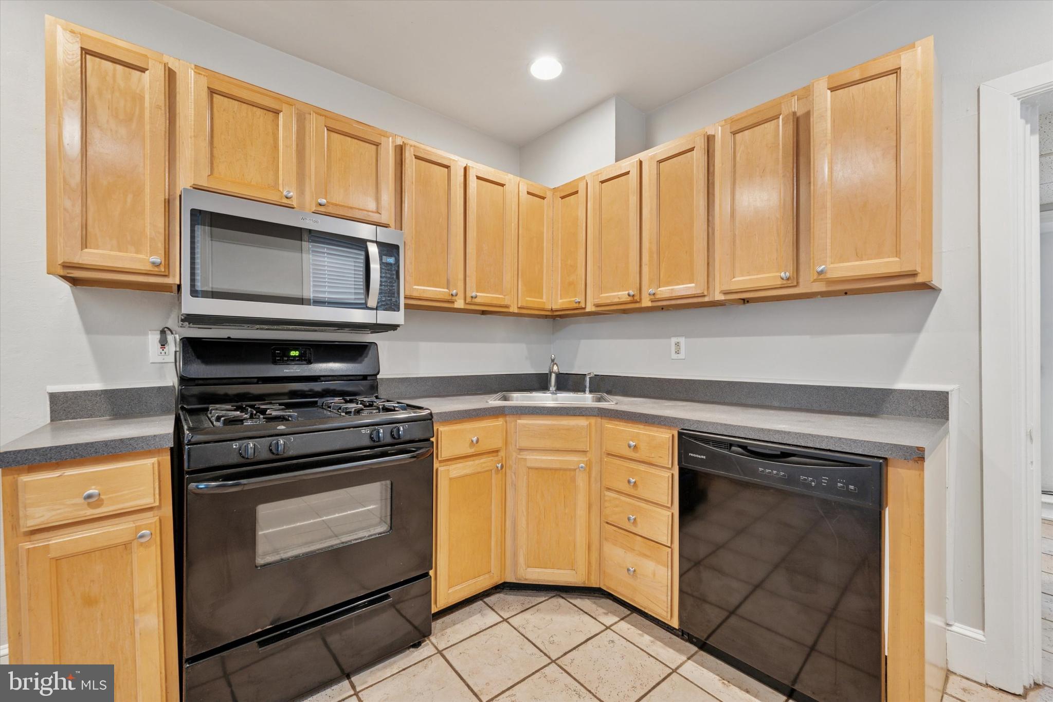MANAYUNK - Residential Lease