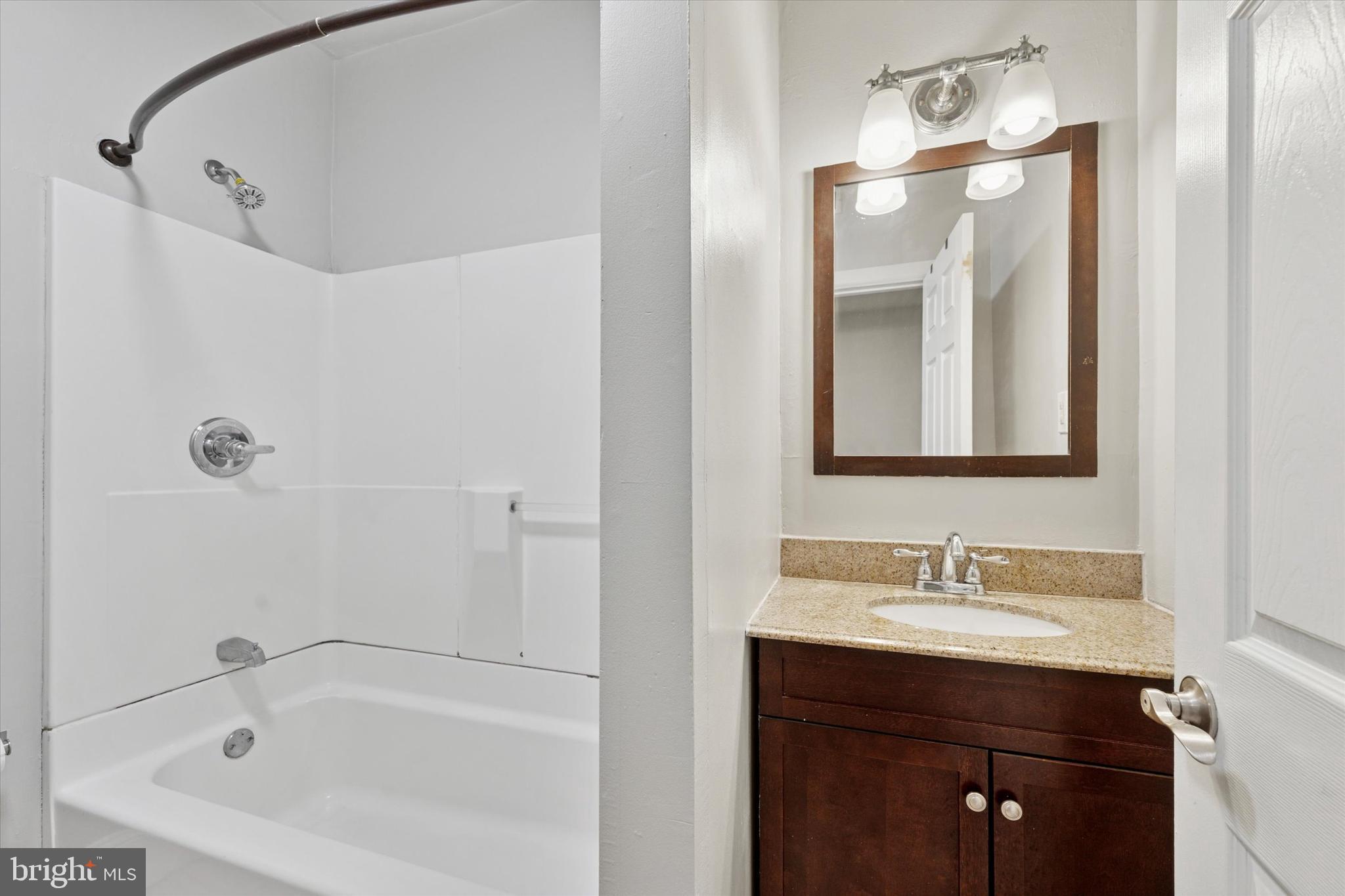 MANAYUNK - Residential Lease