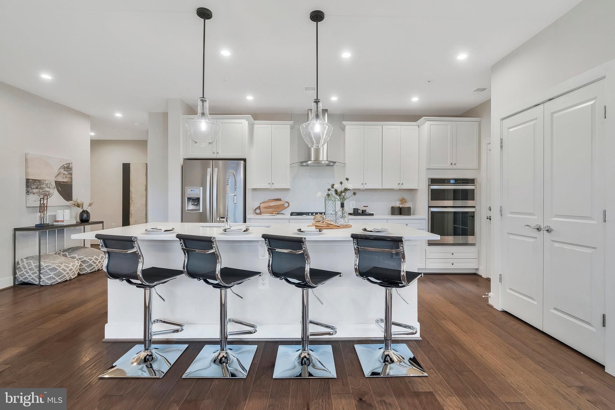 2319 FIELD POINT ROAD 104