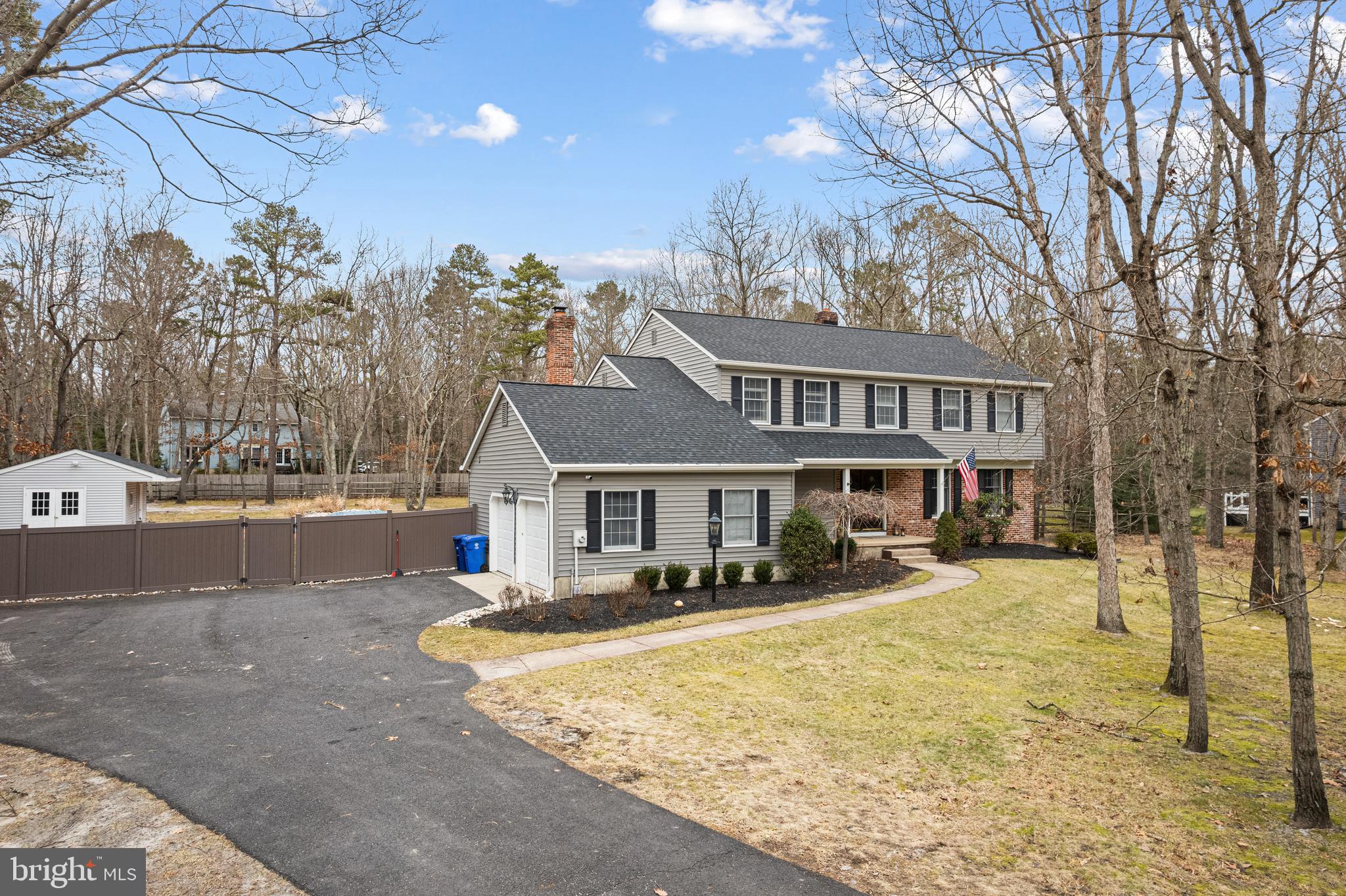 8 WETHERSFIELD DRIVE