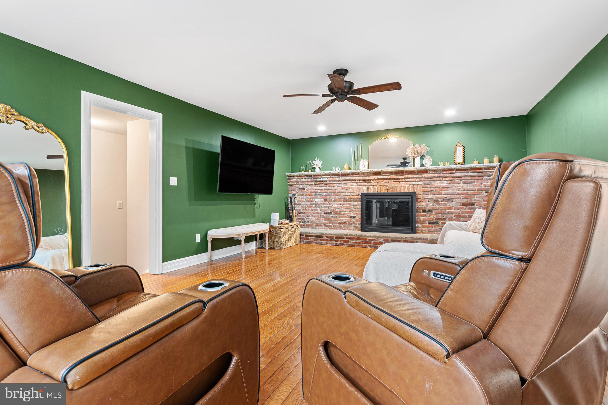 WETHERSFIELD - Residential