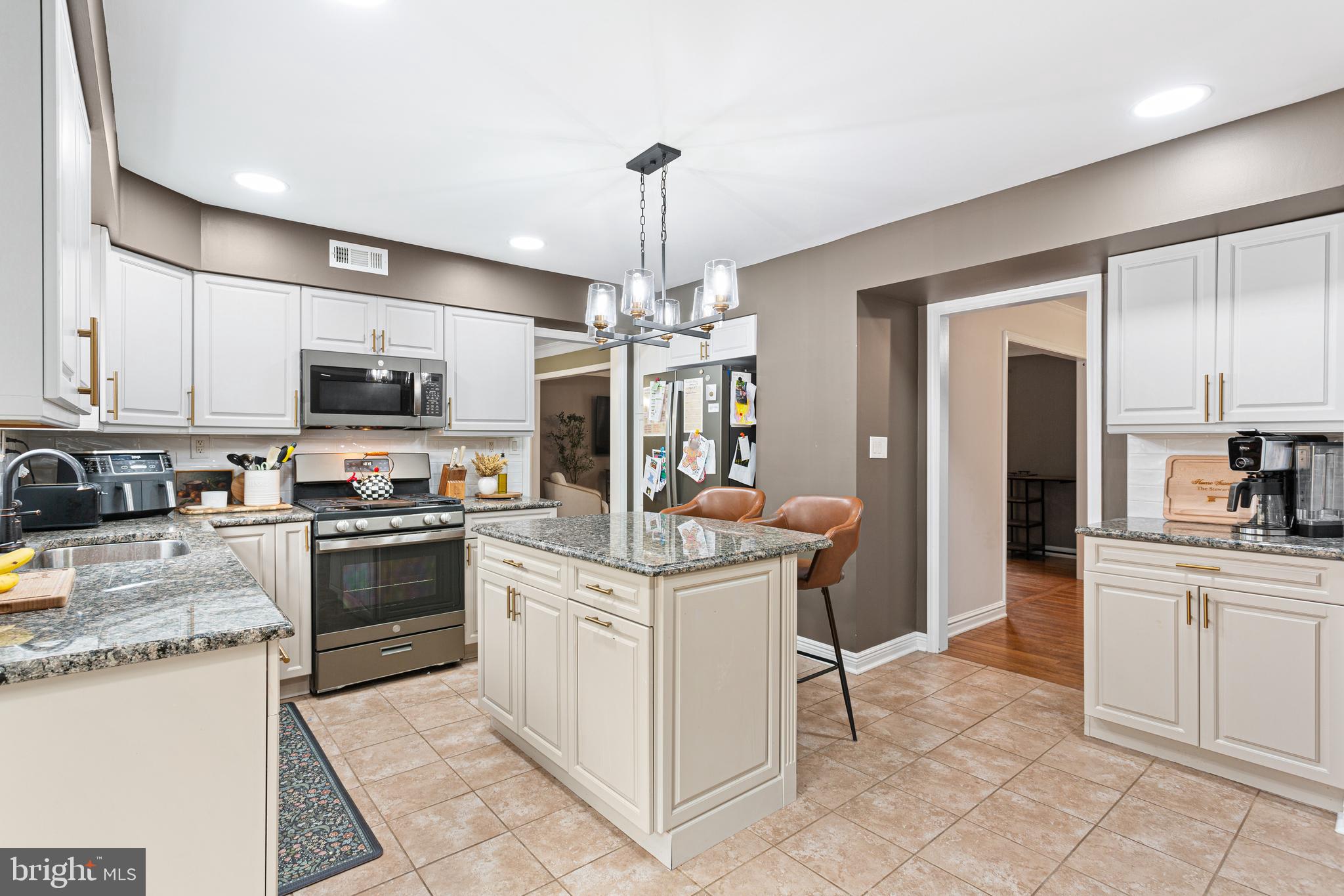 WETHERSFIELD - Residential