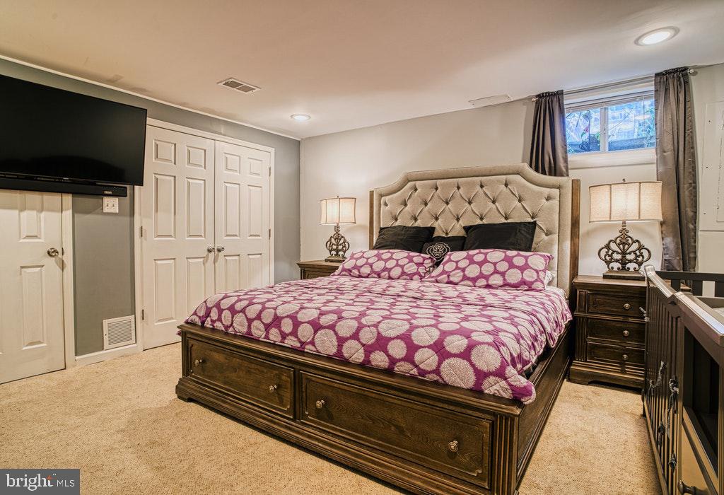 TOWNS OF FOREST HILLS - Residential