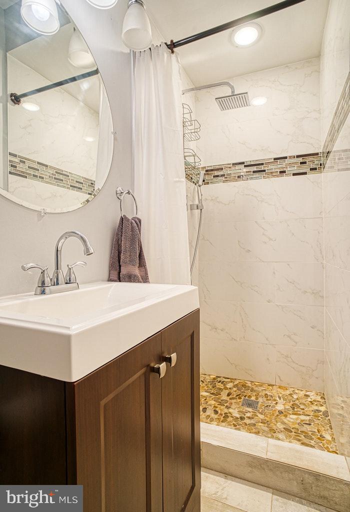 TOWNS OF FOREST HILLS - Residential