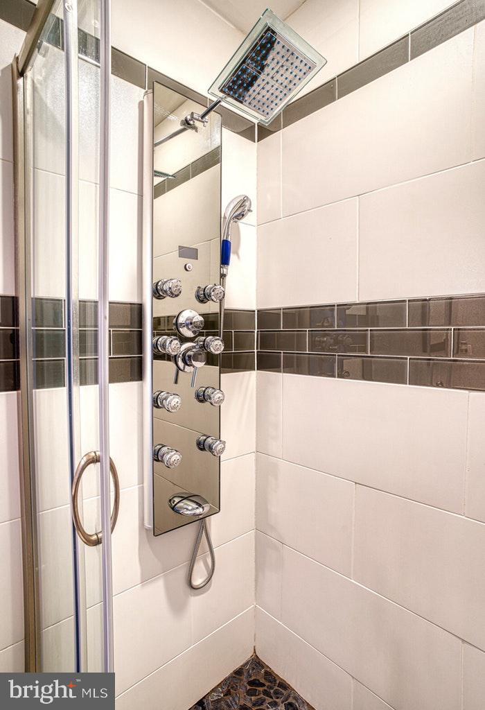 TOWNS OF FOREST HILLS - Residential