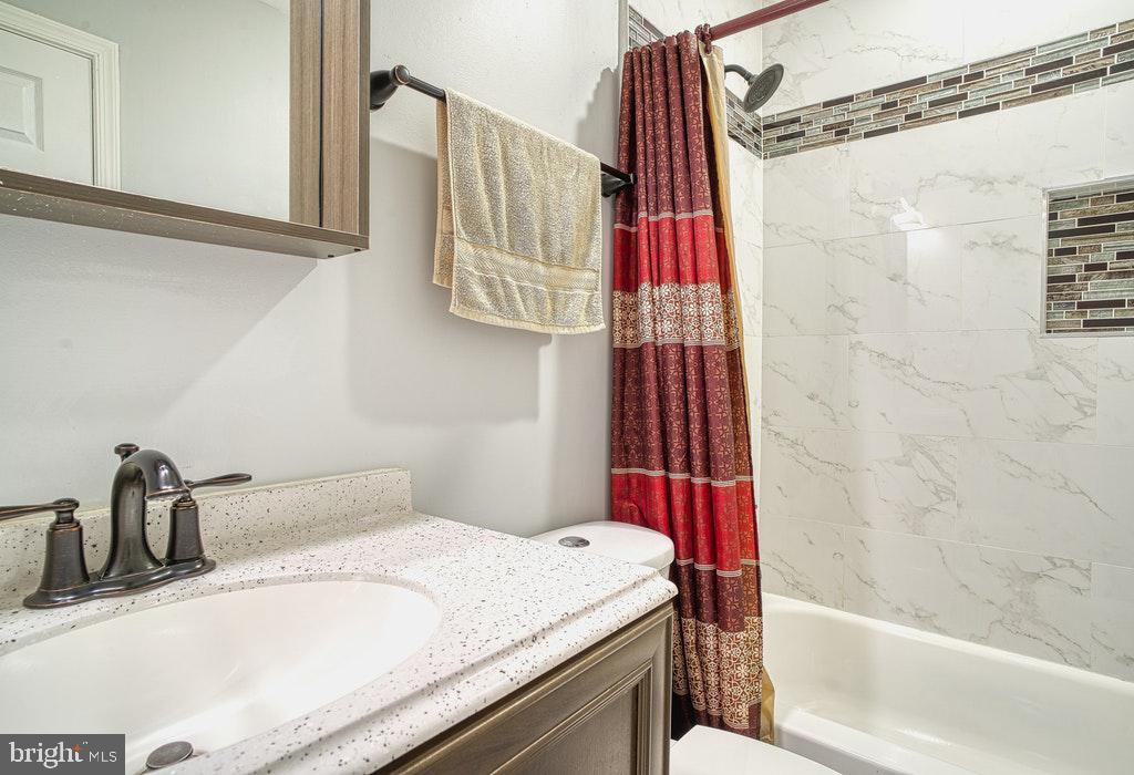 TOWNS OF FOREST HILLS - Residential