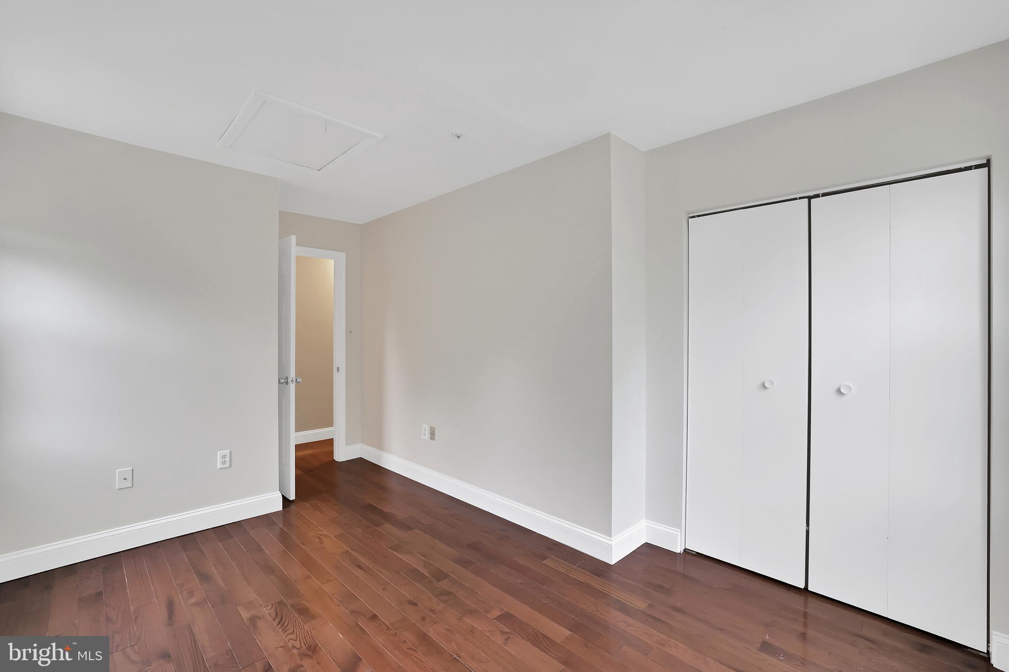 DECOVERLY ADVENTURE - Residential Lease