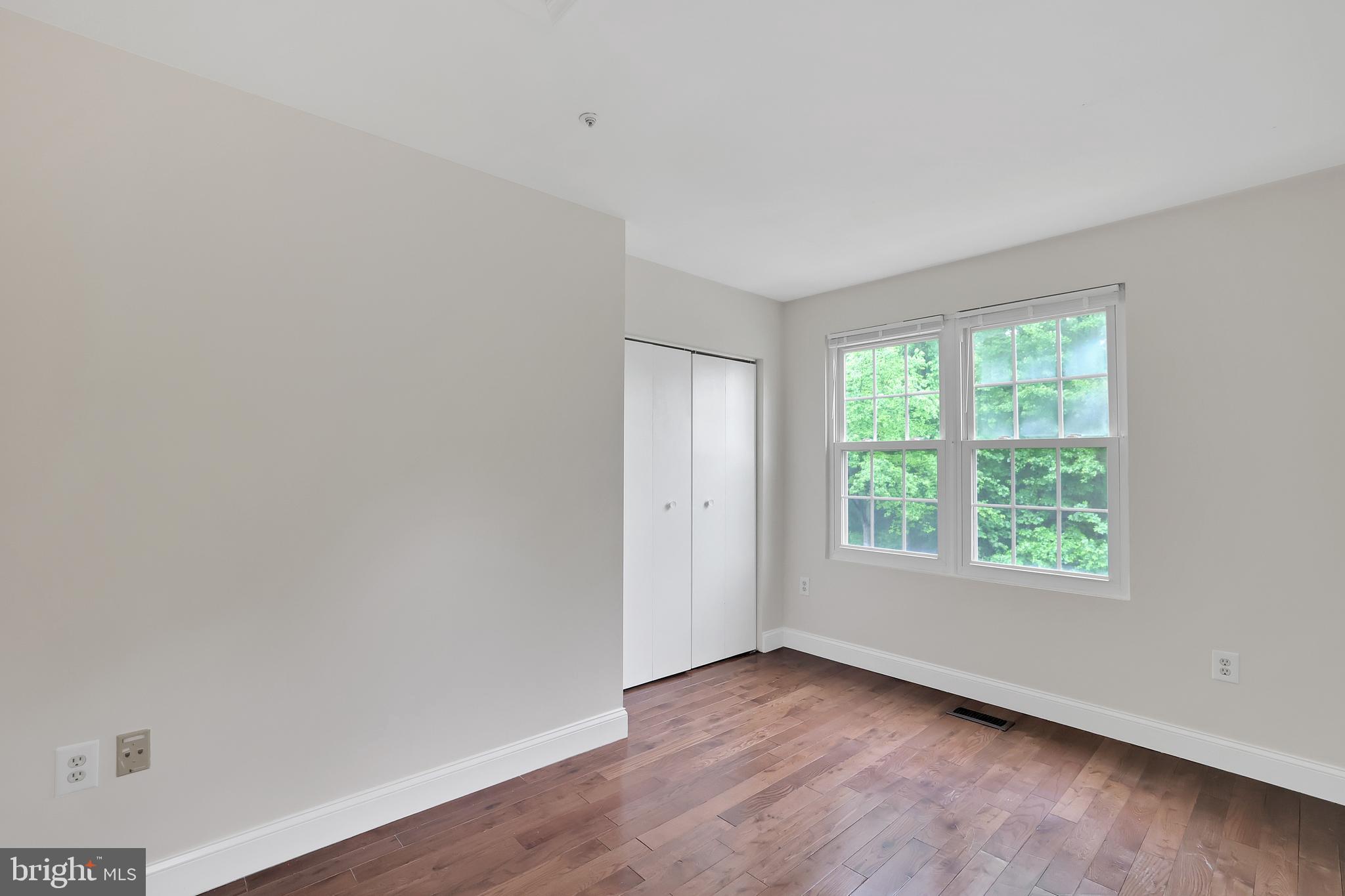 DECOVERLY ADVENTURE - Residential Lease