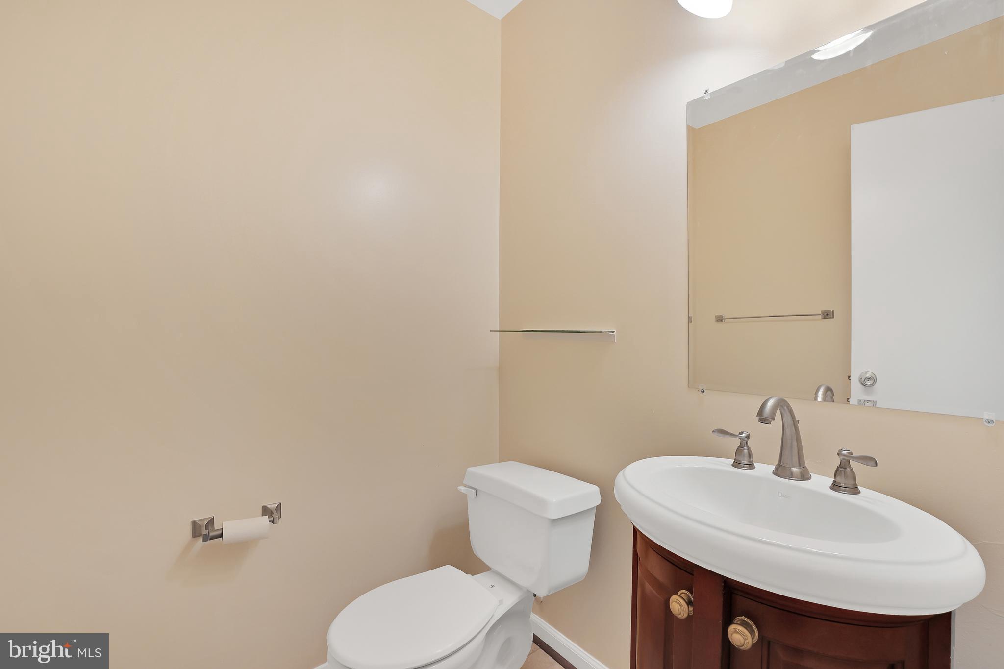 DECOVERLY ADVENTURE - Residential Lease