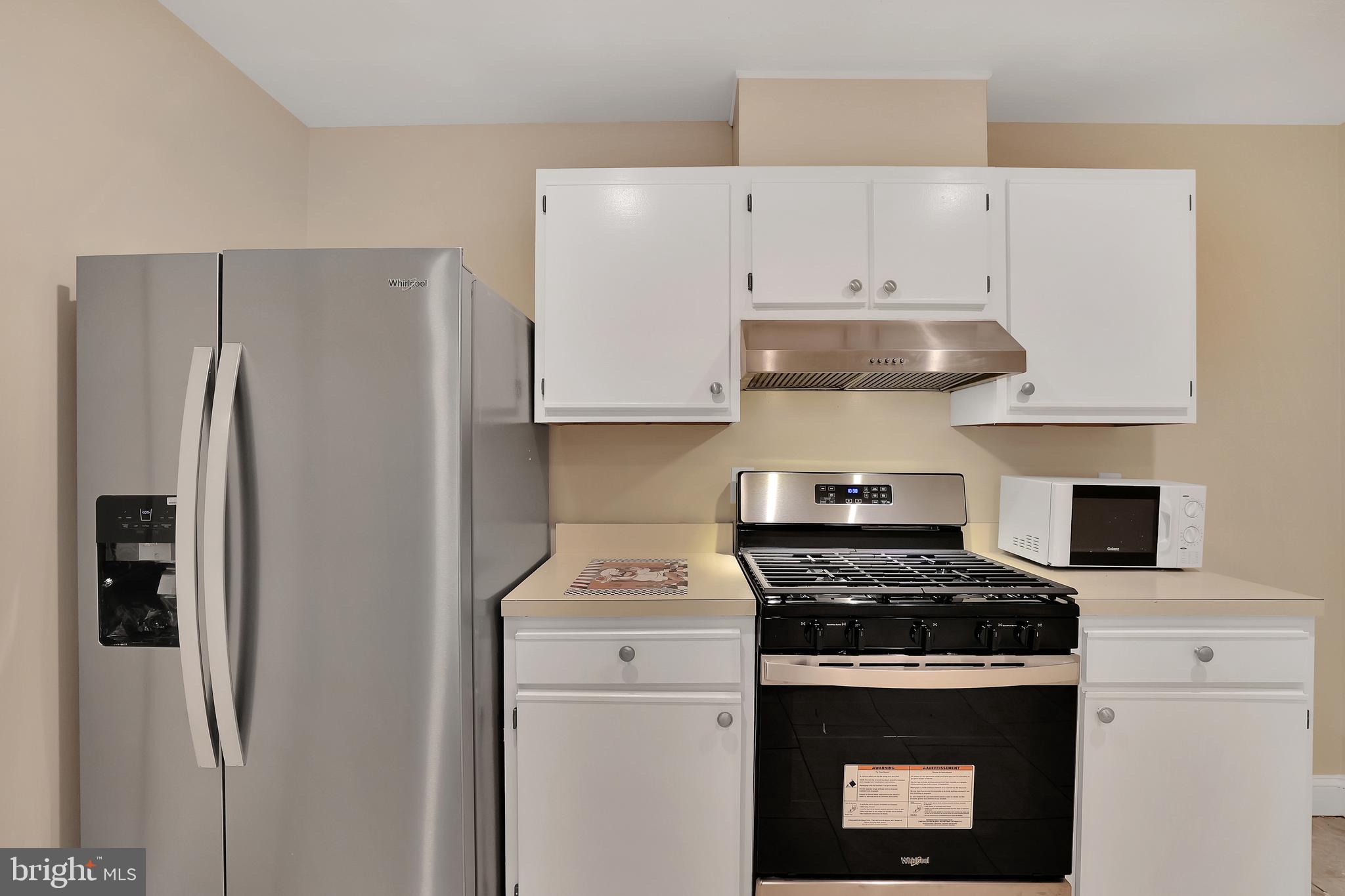 DECOVERLY ADVENTURE - Residential Lease