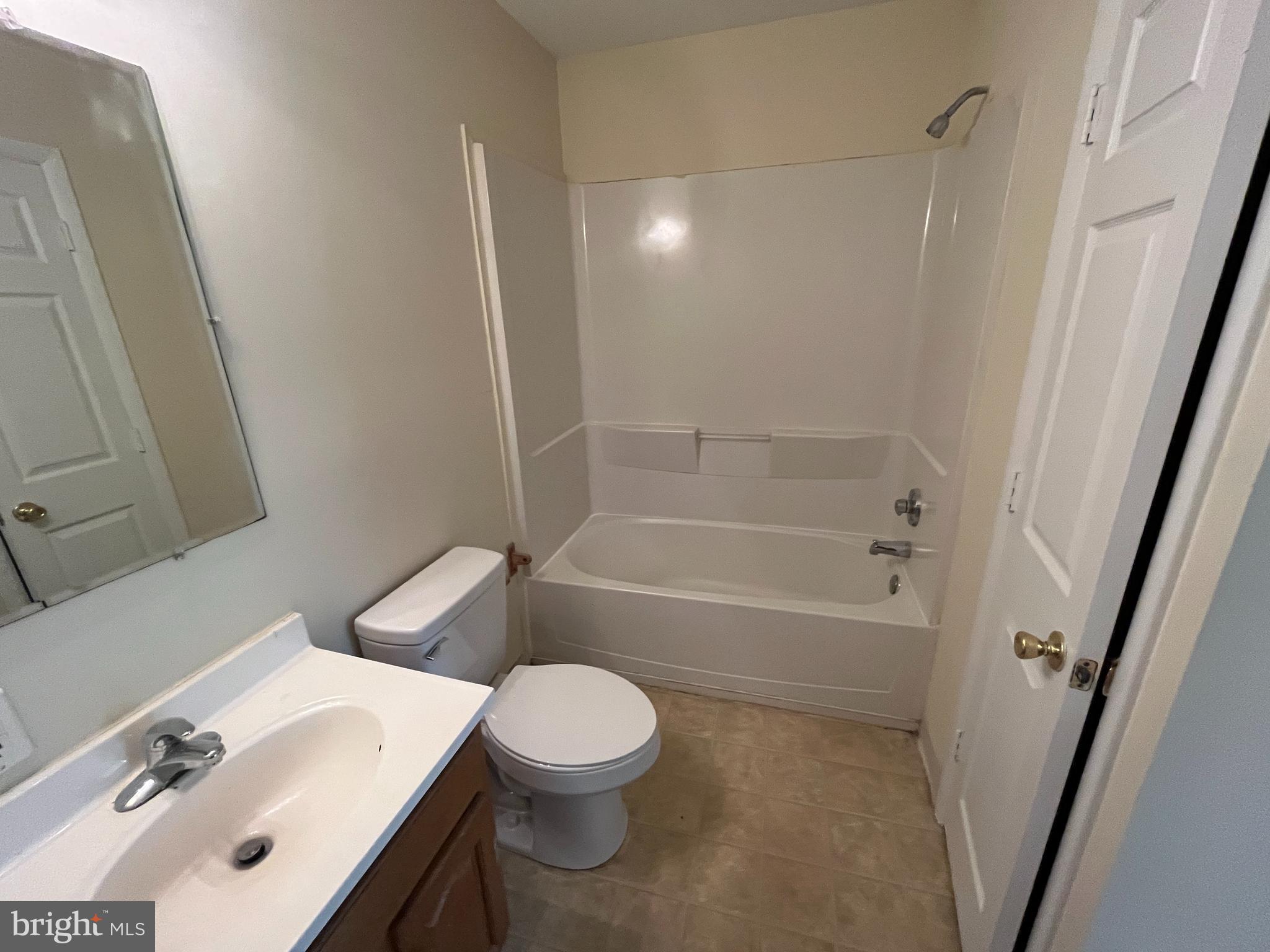 BERRY STREET CONDOMINIUMS - Residential Lease