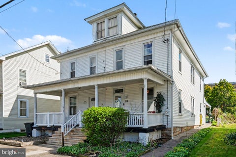 Townhouse For Sale - 116 W Broad Street<br/> ELIZABETHVILLE, PA 17023