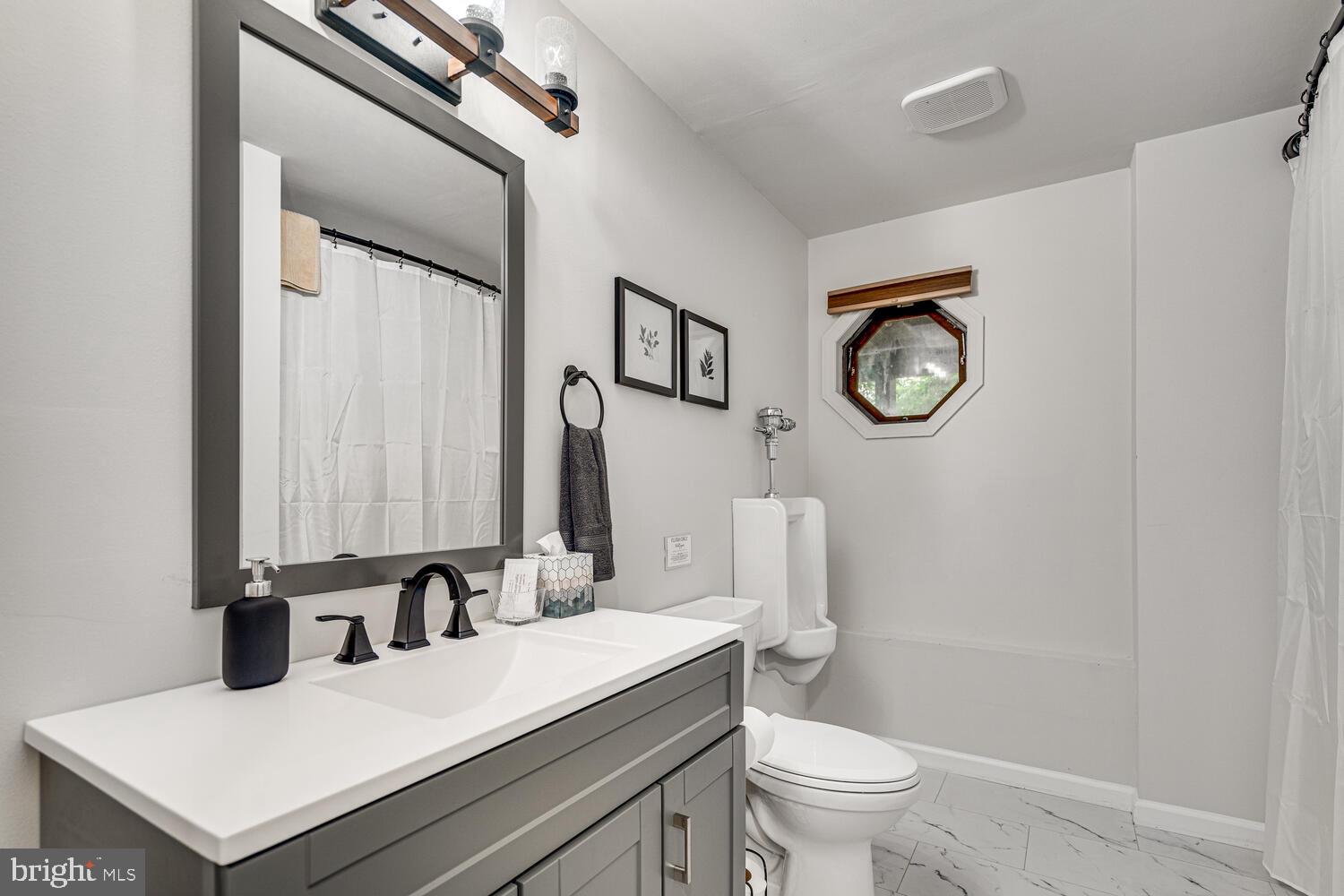 ROYAL VIEW ESTATES - Residential