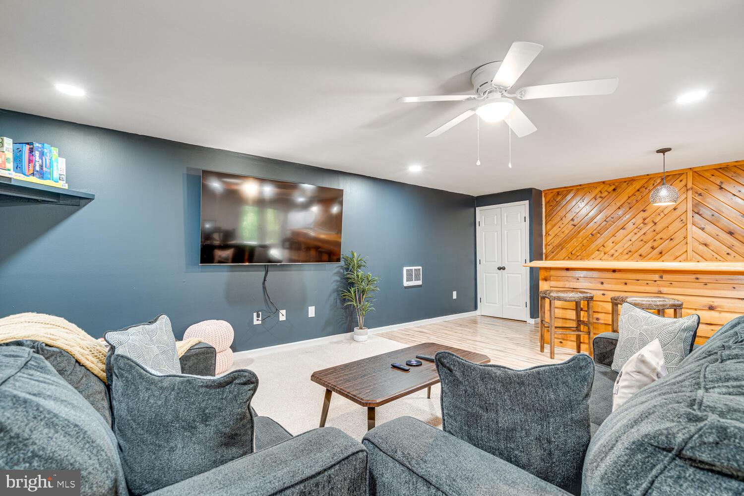 ROYAL VIEW ESTATES - Residential