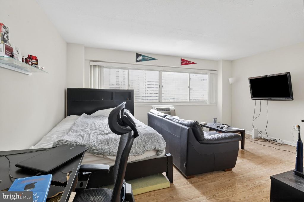 Photo of 2101 Chestnut Street #923, PHILADELPHIA, PA 19103 (MLS # PAPH2572262)