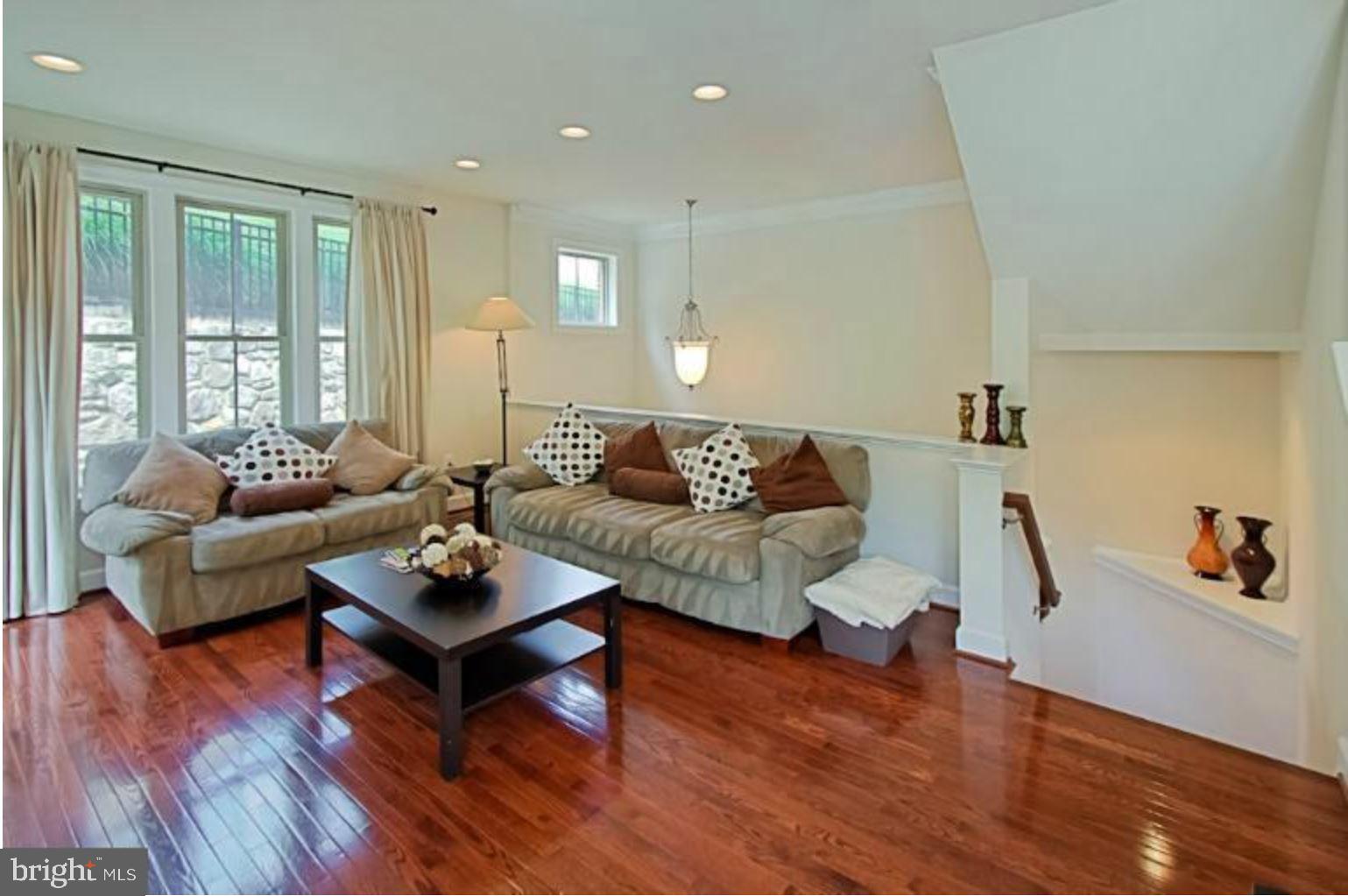 SHIRLINGTON CREST - Residential Lease