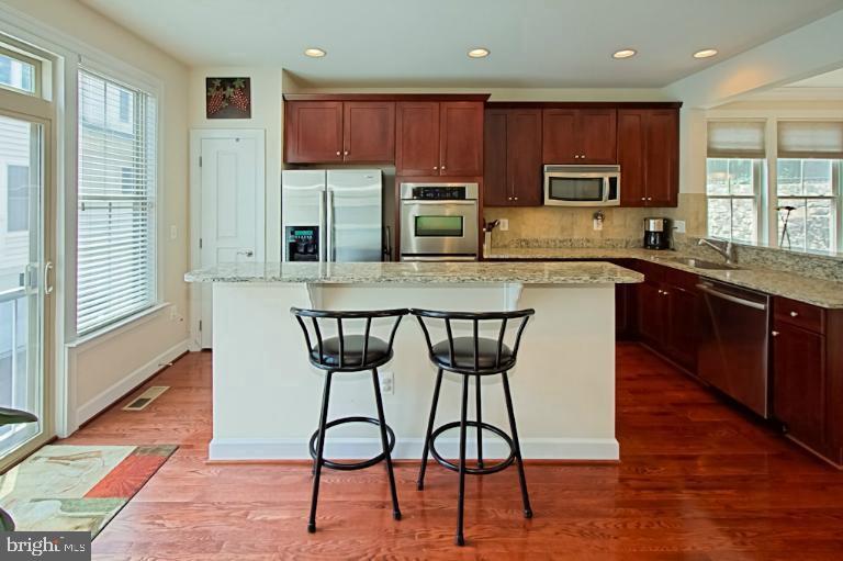 SHIRLINGTON CREST - Residential Lease