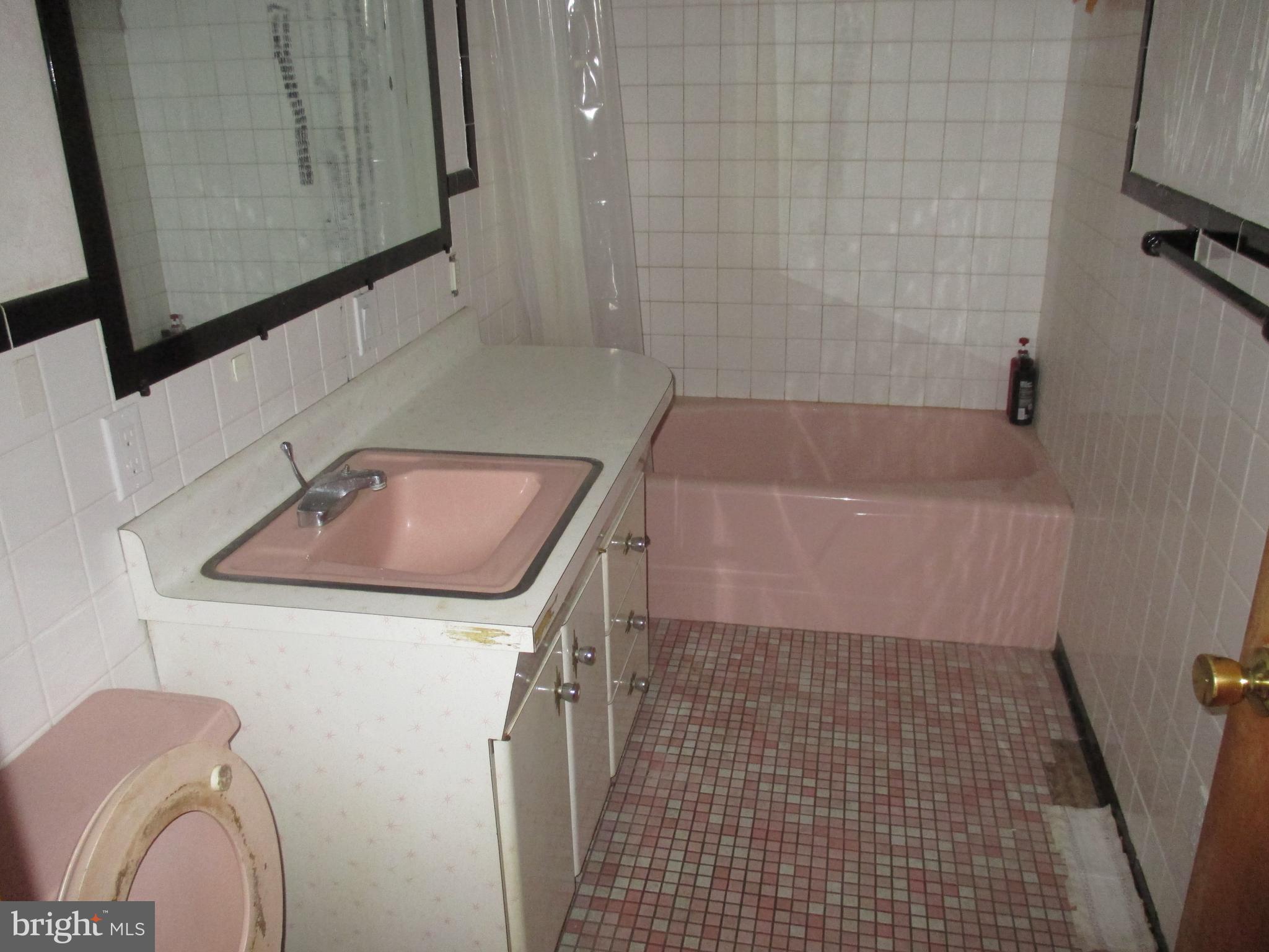 HAWTHORNE HEIGHTS - Residential