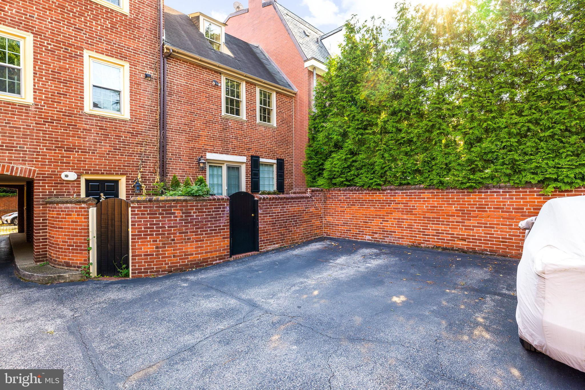 SOCIETY HILL - Residential