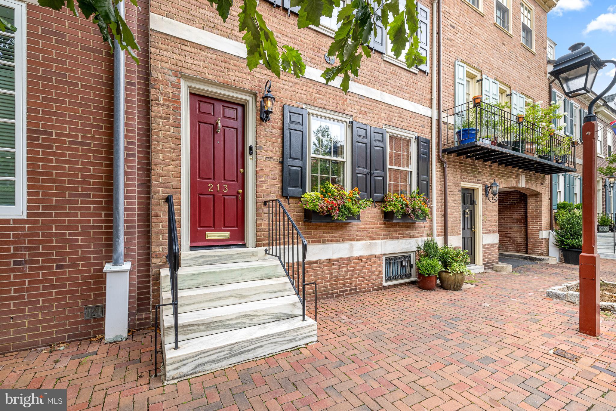 SOCIETY HILL - Residential