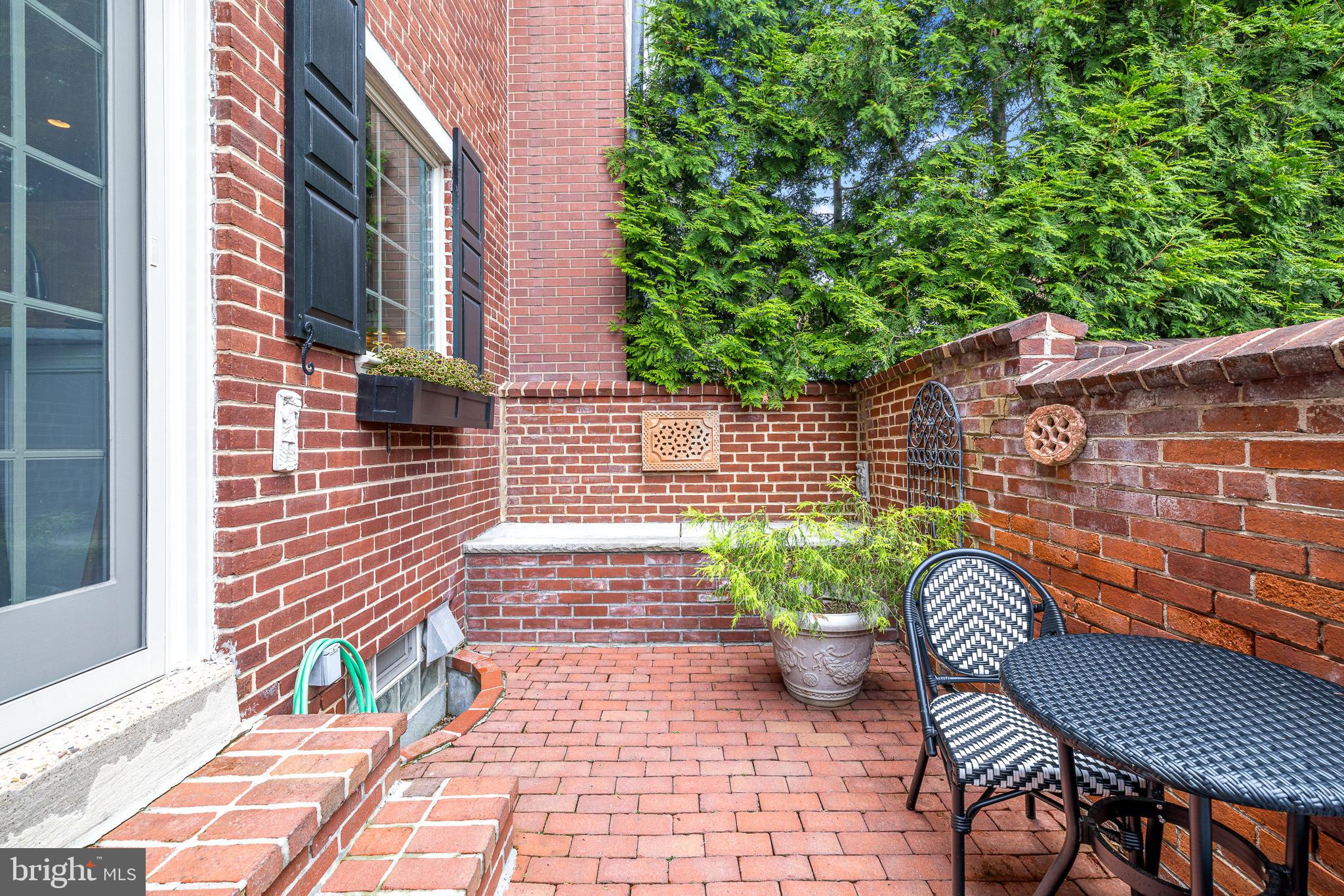 SOCIETY HILL - Residential