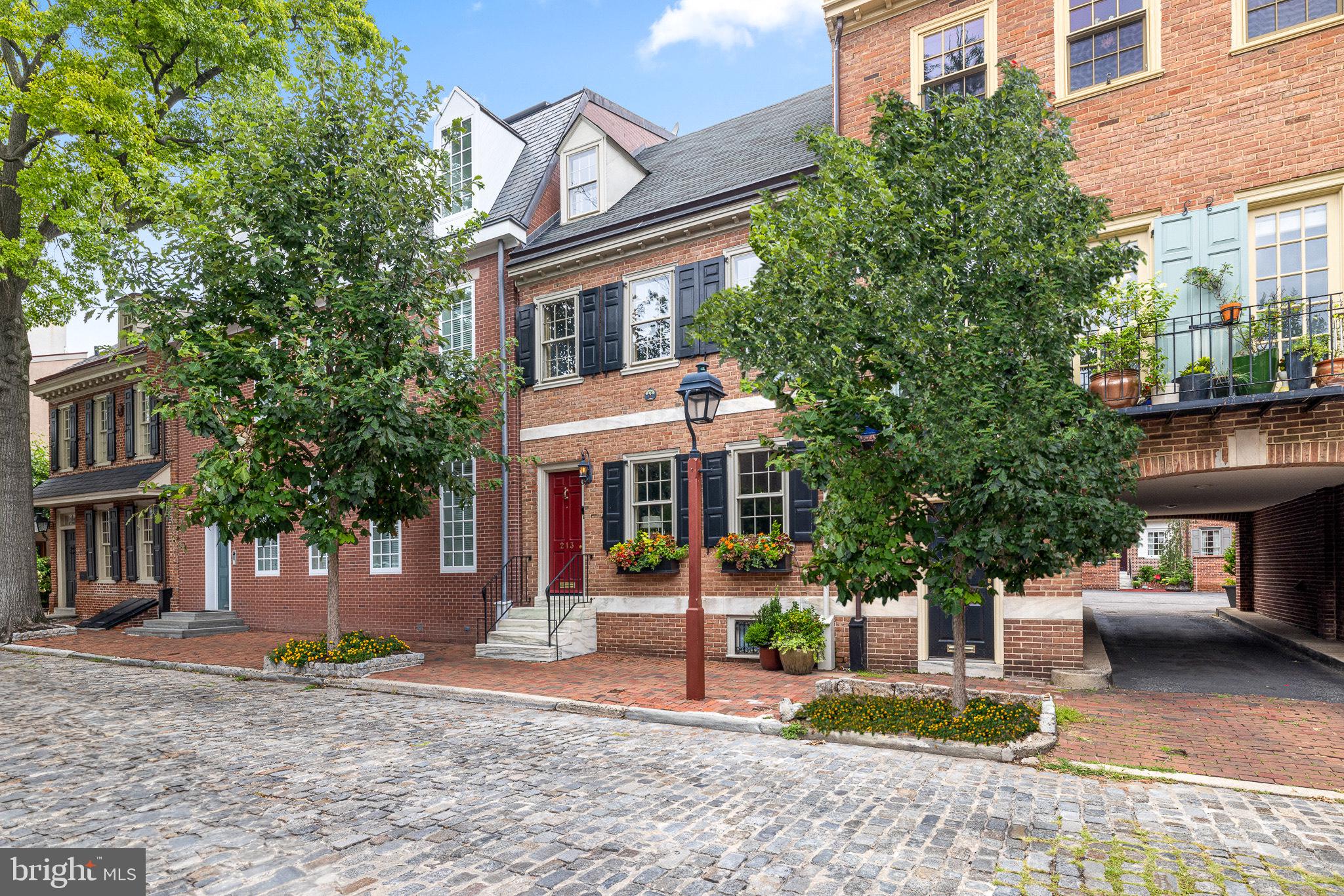 SOCIETY HILL - Residential