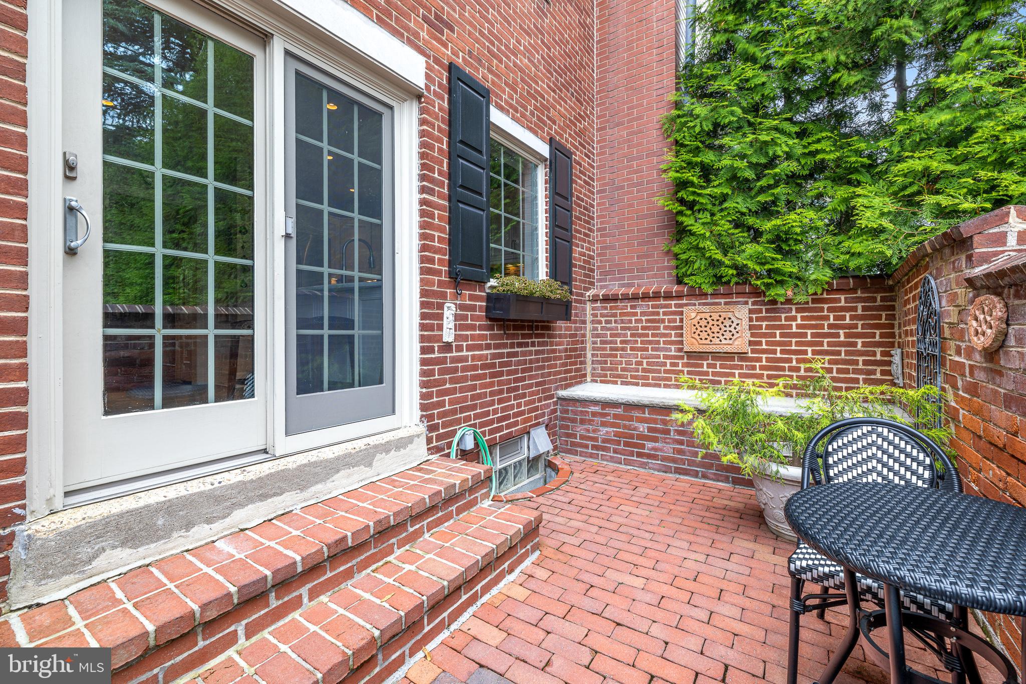 SOCIETY HILL - Residential