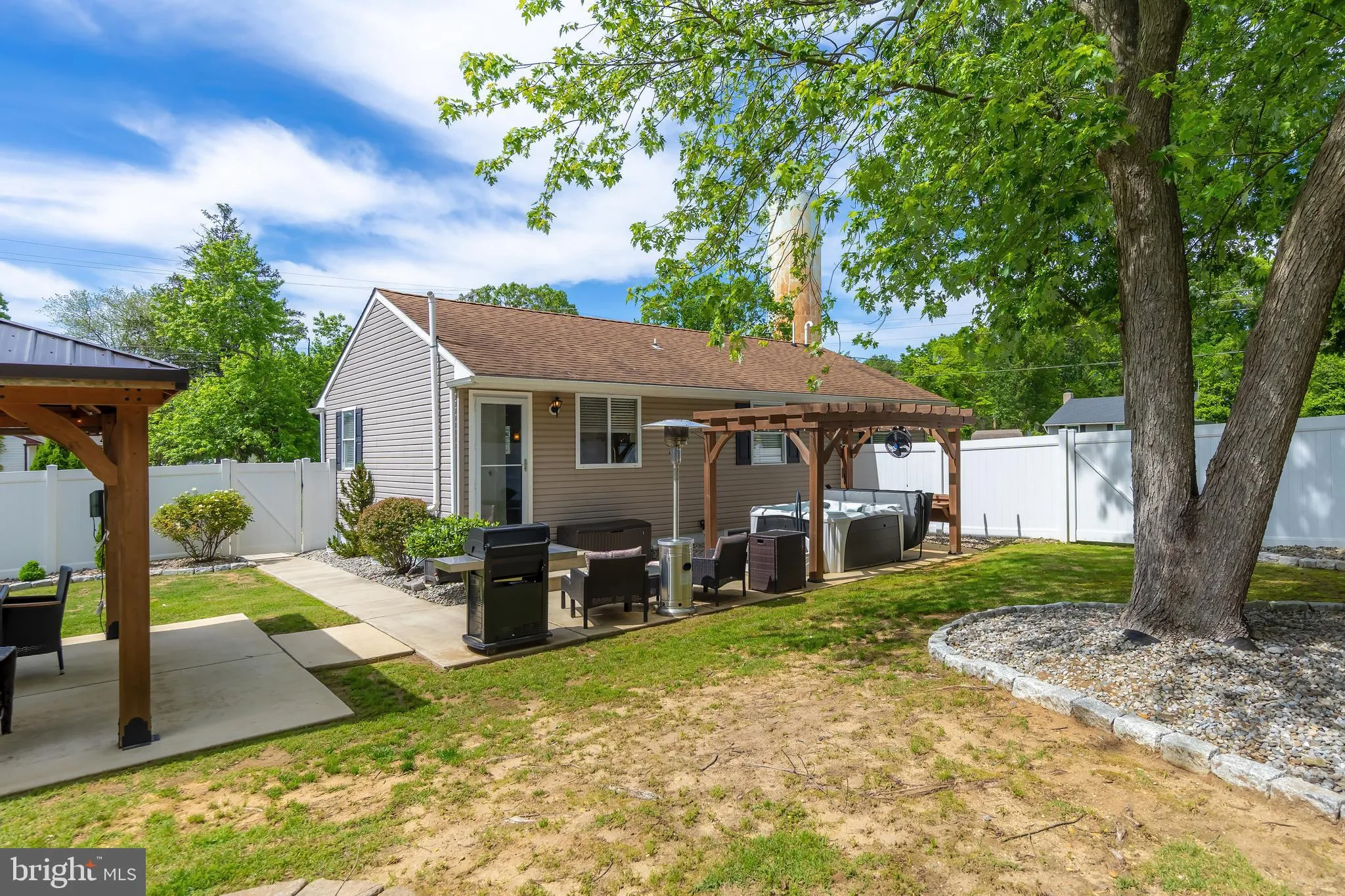 Pine Hill, New Jersey 08021, United States, 3 Bedrooms Bedrooms, ,1 BathroomBathrooms,Residential,Contingent,134842