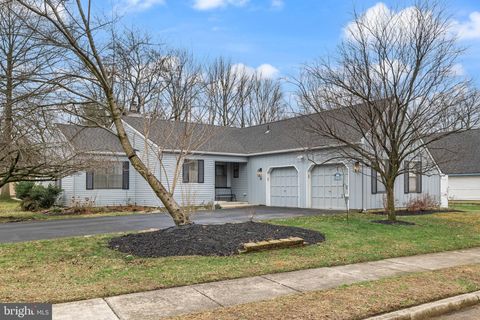 Homes For Sale - 18 Embassy Court<br/> CHERRY HILL, NJ 08002