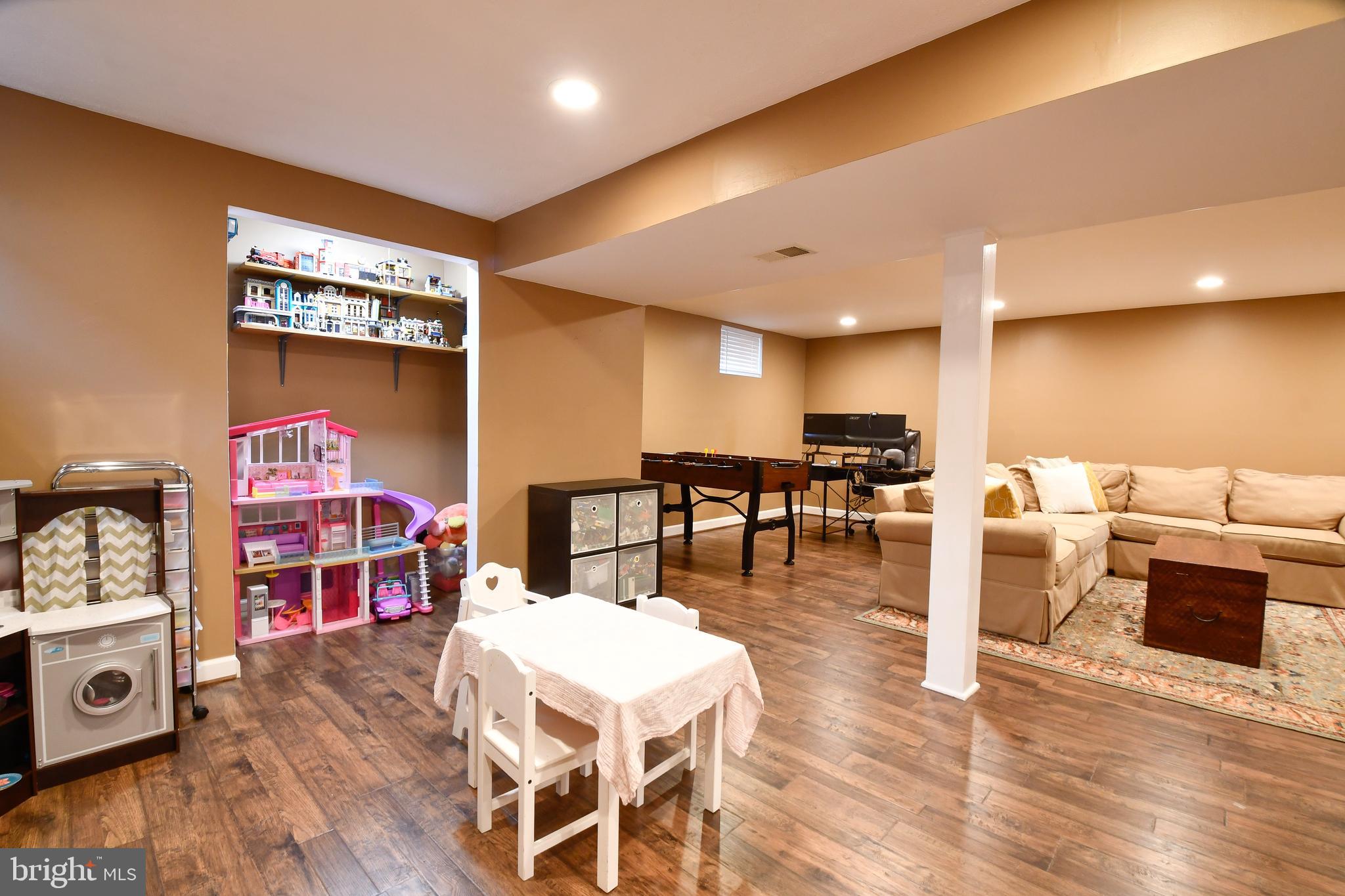 LONGWOOD KNOLLS - Residential