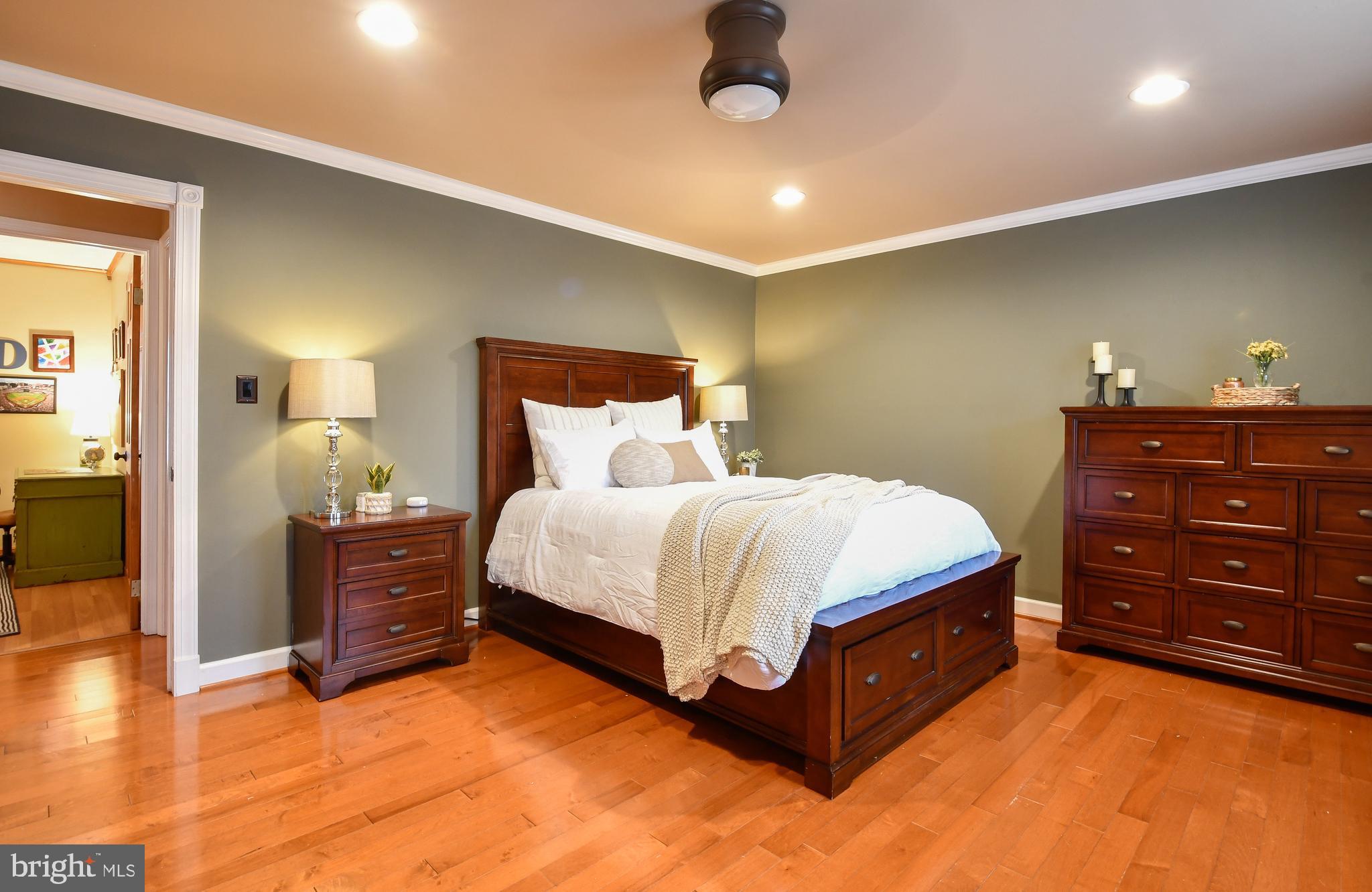 LONGWOOD KNOLLS - Residential