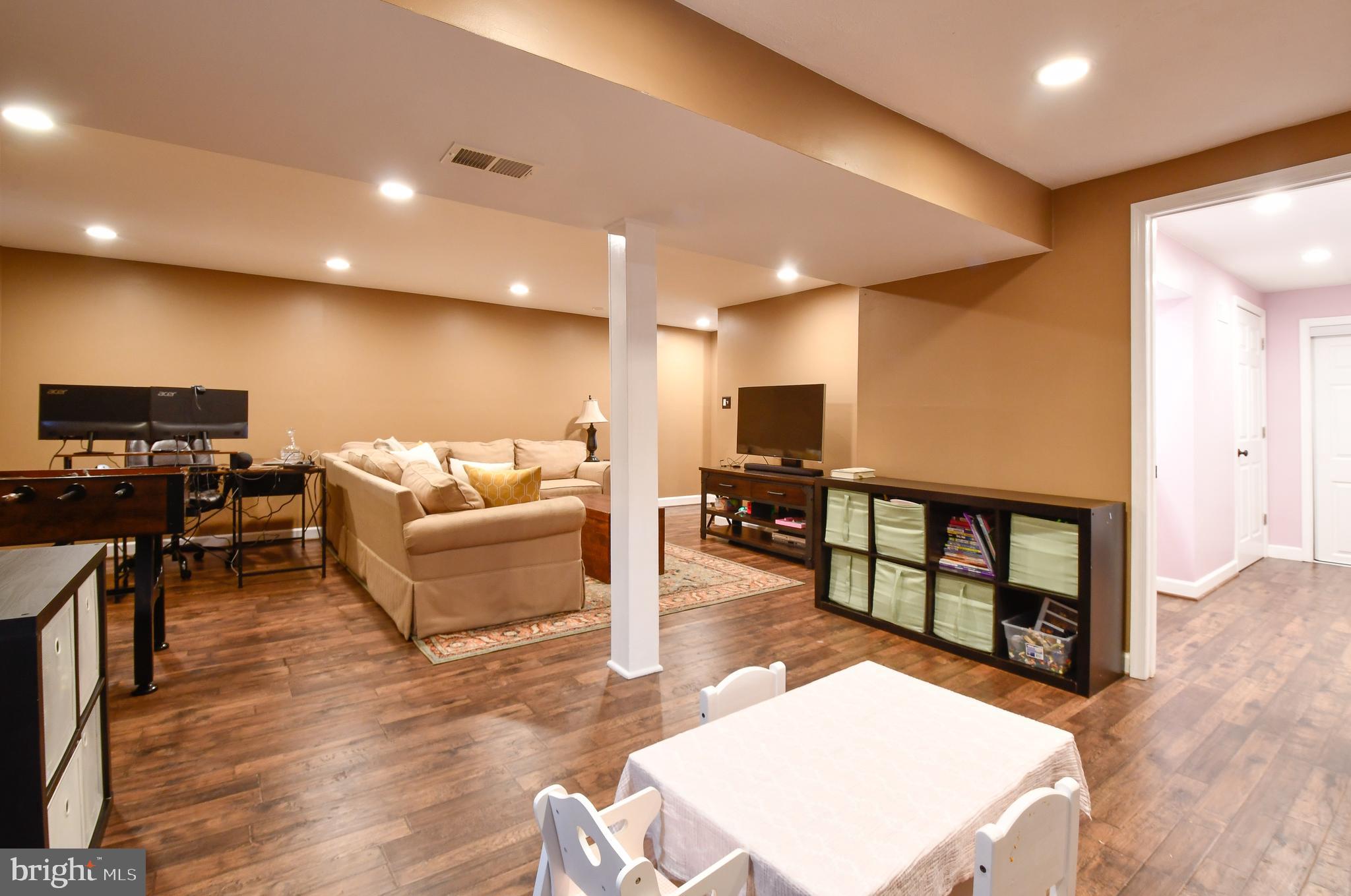 LONGWOOD KNOLLS - Residential