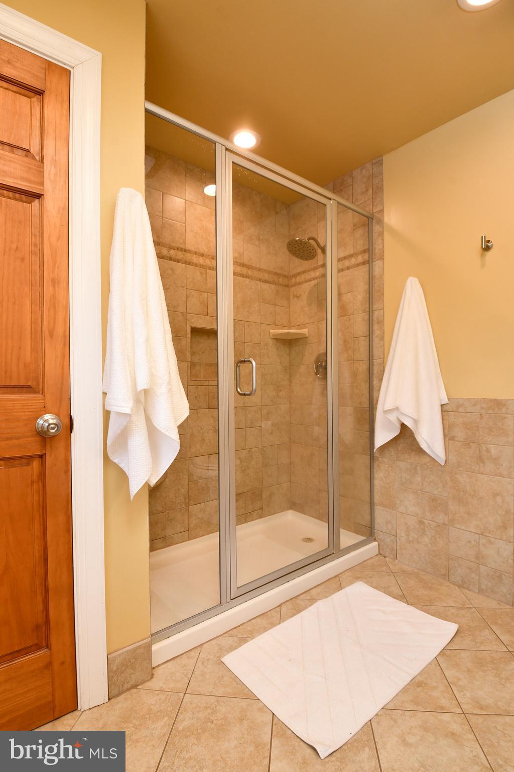 LONGWOOD KNOLLS - Residential