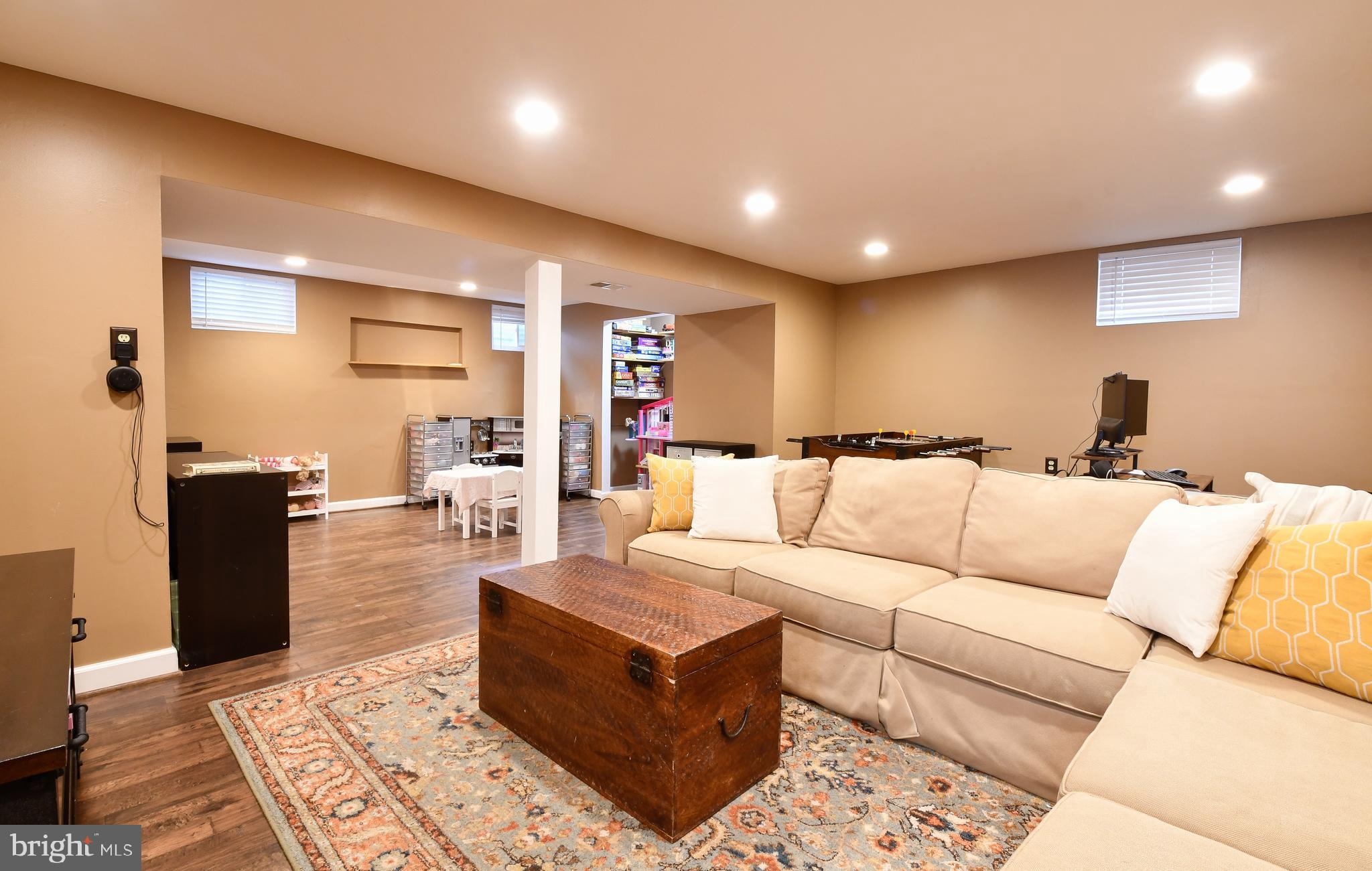 LONGWOOD KNOLLS - Residential