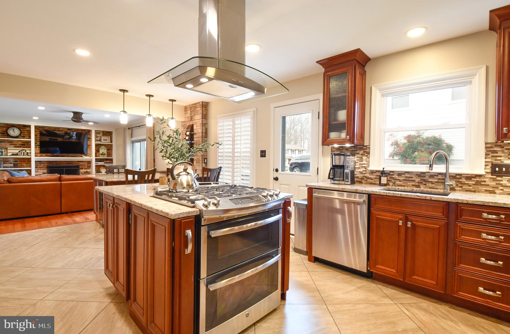 LONGWOOD KNOLLS - Residential