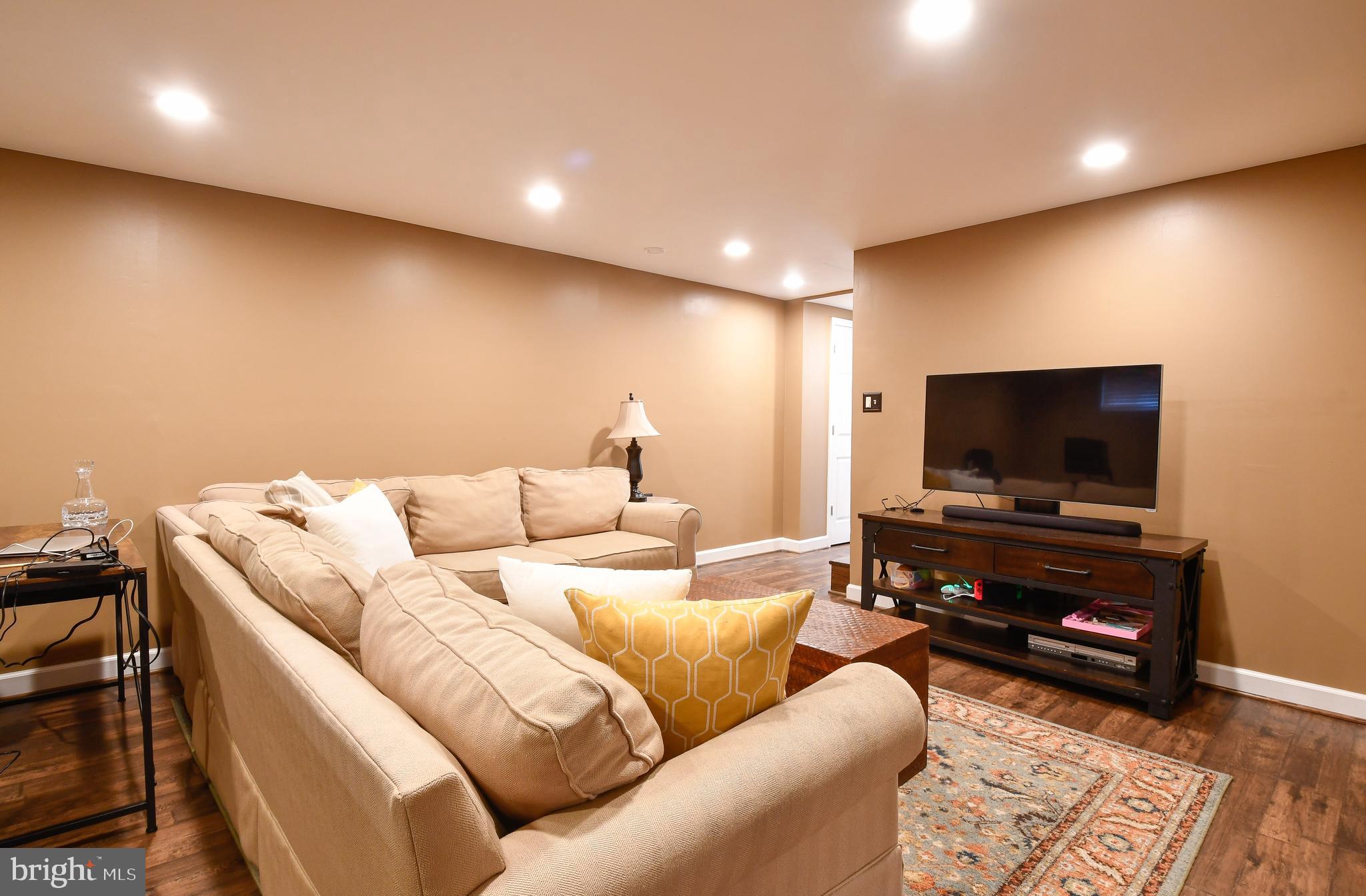 LONGWOOD KNOLLS - Residential