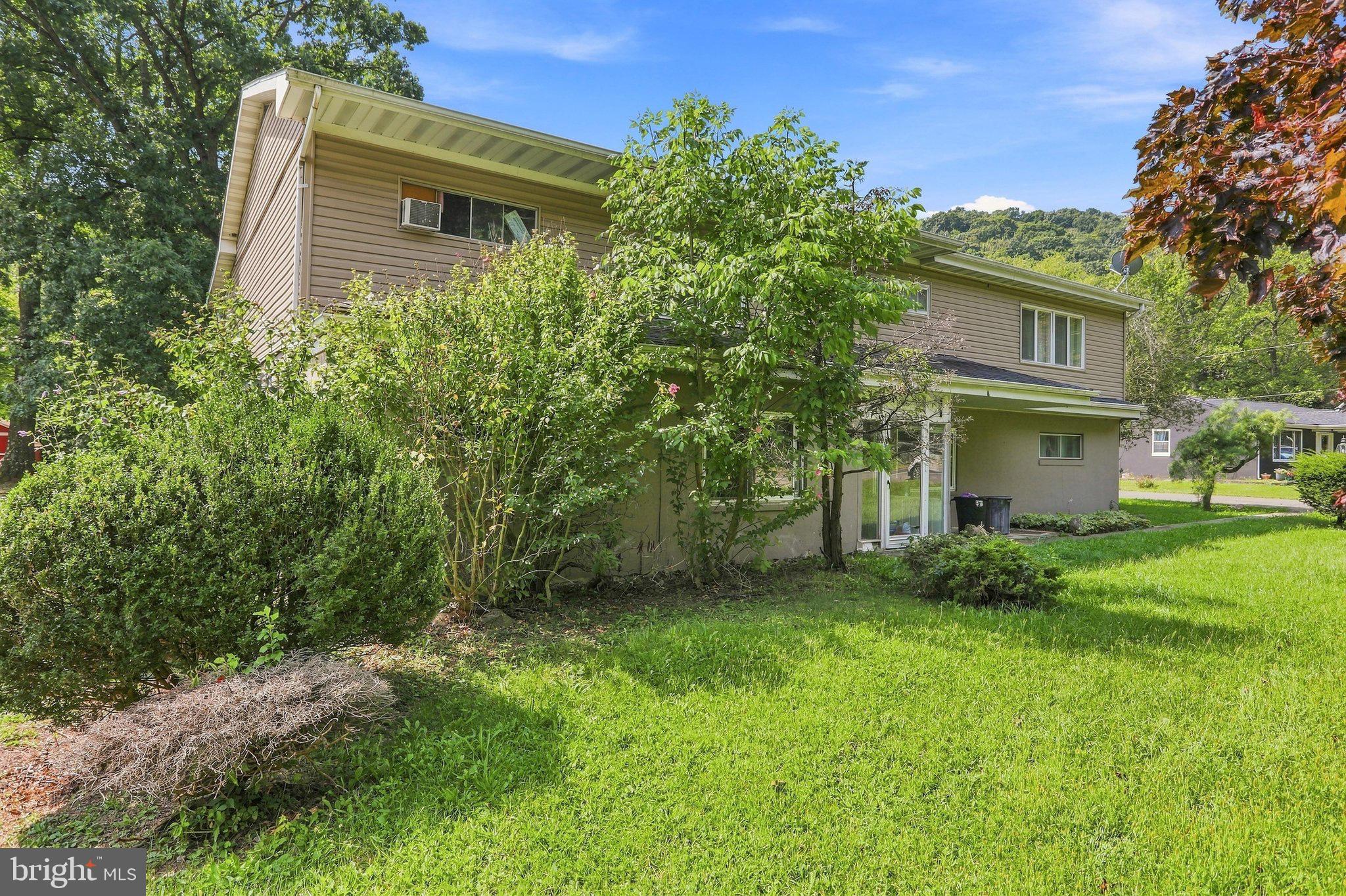 1076 BRADDOCK ROAD