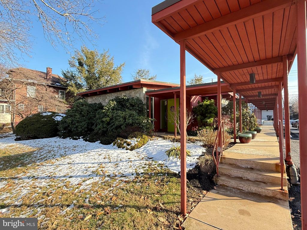 Photo of 1424 Penn Ave, WYOMISSING, PA 19610 (MLS # PABK2066420)