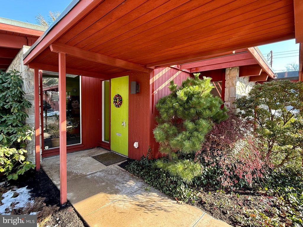 Photo of 1424 Penn Ave, WYOMISSING, PA 19610 (MLS # PABK2066420)