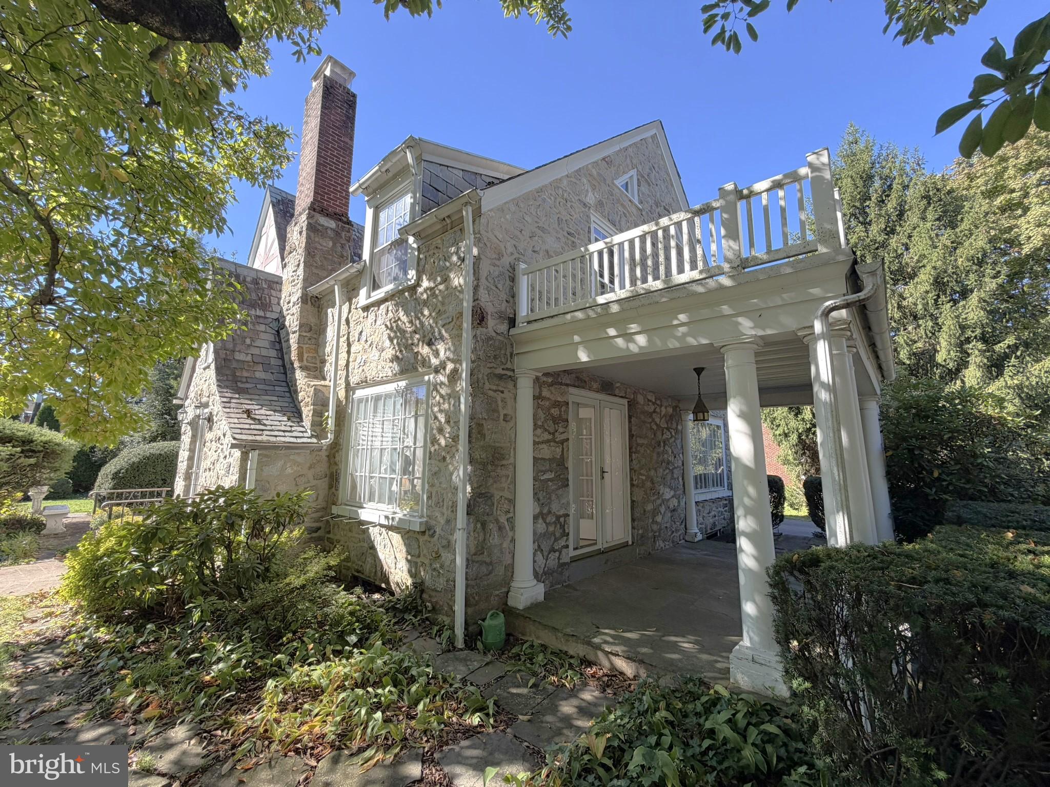 2 JEFFERSON BOULEVARD