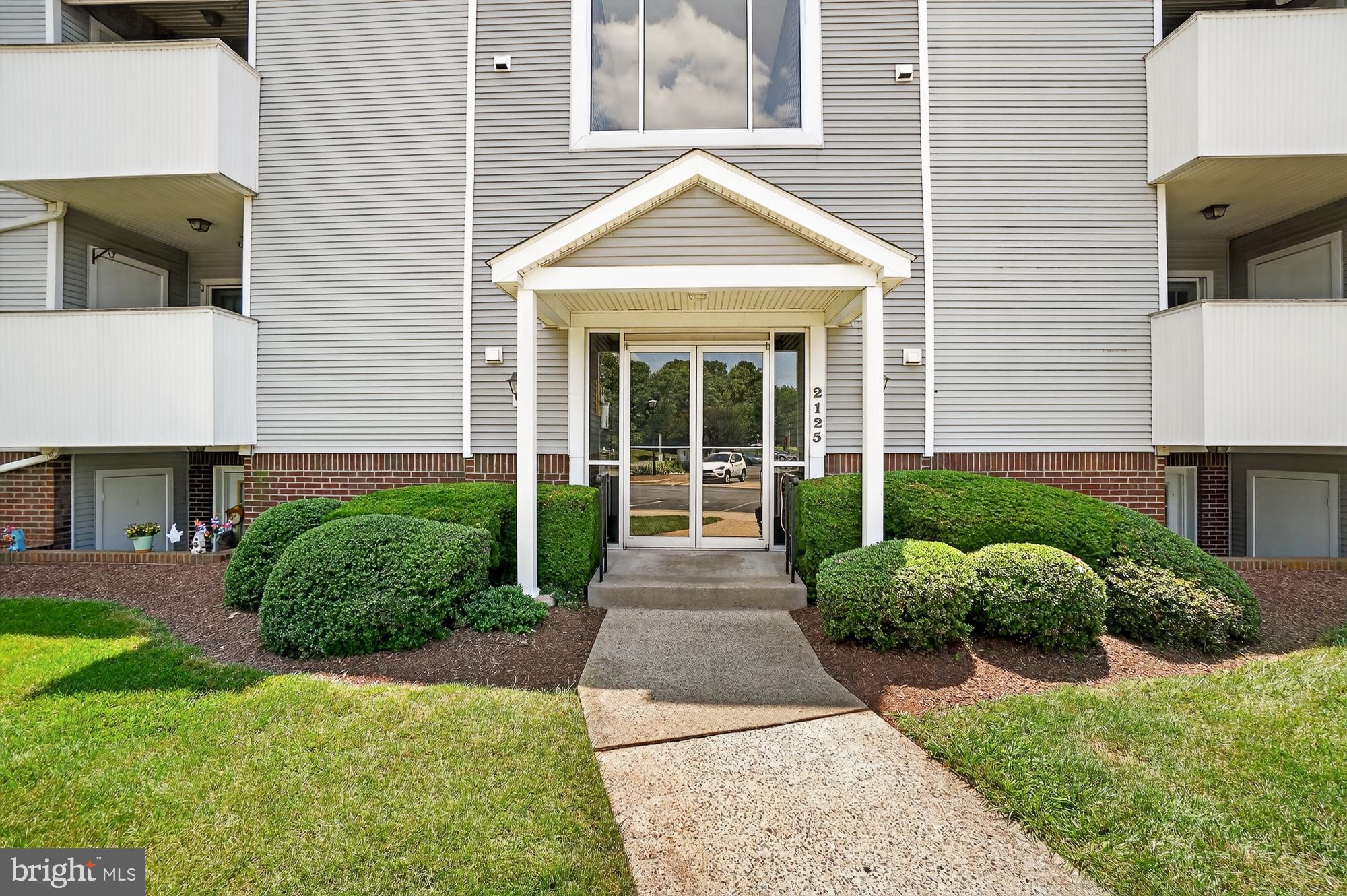Lovely top-floor unit that is clean, stylish, and truly move-in ready! This well-maintained 3rd-level condo features updated flooring in a modern color palette, cathedral ceilings, and a wood-burning fireplace that creates a warm, inviting atmosphere.
The open-concept layout includes a bright living room with a cozy fireplace, a kitchen with stainless steel appliances, a breakfast bar, and a dining area with lots of windows and a door that leads to a private balcony overlooking the park, common areas, and mature trees.
You’ll find two generously sized bedrooms and two full bathrooms, including a primary bedroom with a walk-in closet and private en suite bath. A separate laundry room with a washer and dryer included adds everyday convenience. Water and sewer are included in the low monthly condo fees.
Located in the desirable Old Farm community, just minutes from Downtown Frederick, with easy access to shops, restaurants, breweries, art galleries, Carroll Creek and Baker Park. Fort Detrick is also nearby, offering employment opportunities. Catoctin Mountain Park and Gambrill State Park are just a short drive away and offer hiking, camping, and scenic views.
This home includes one reserved parking space and ample visitor parking. With its prime location, thoughtful layout, and recent updates, this home is ready for you to move right in and enjoy!
