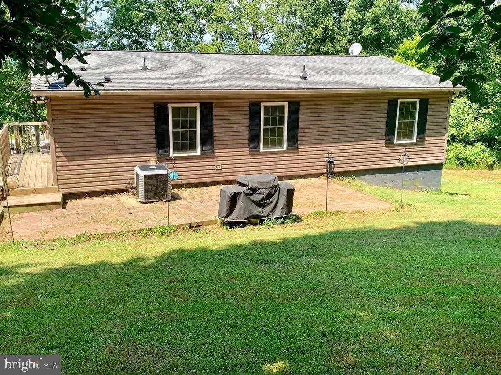 275 Annie Grove Road, Harpers Ferry, WV 25425