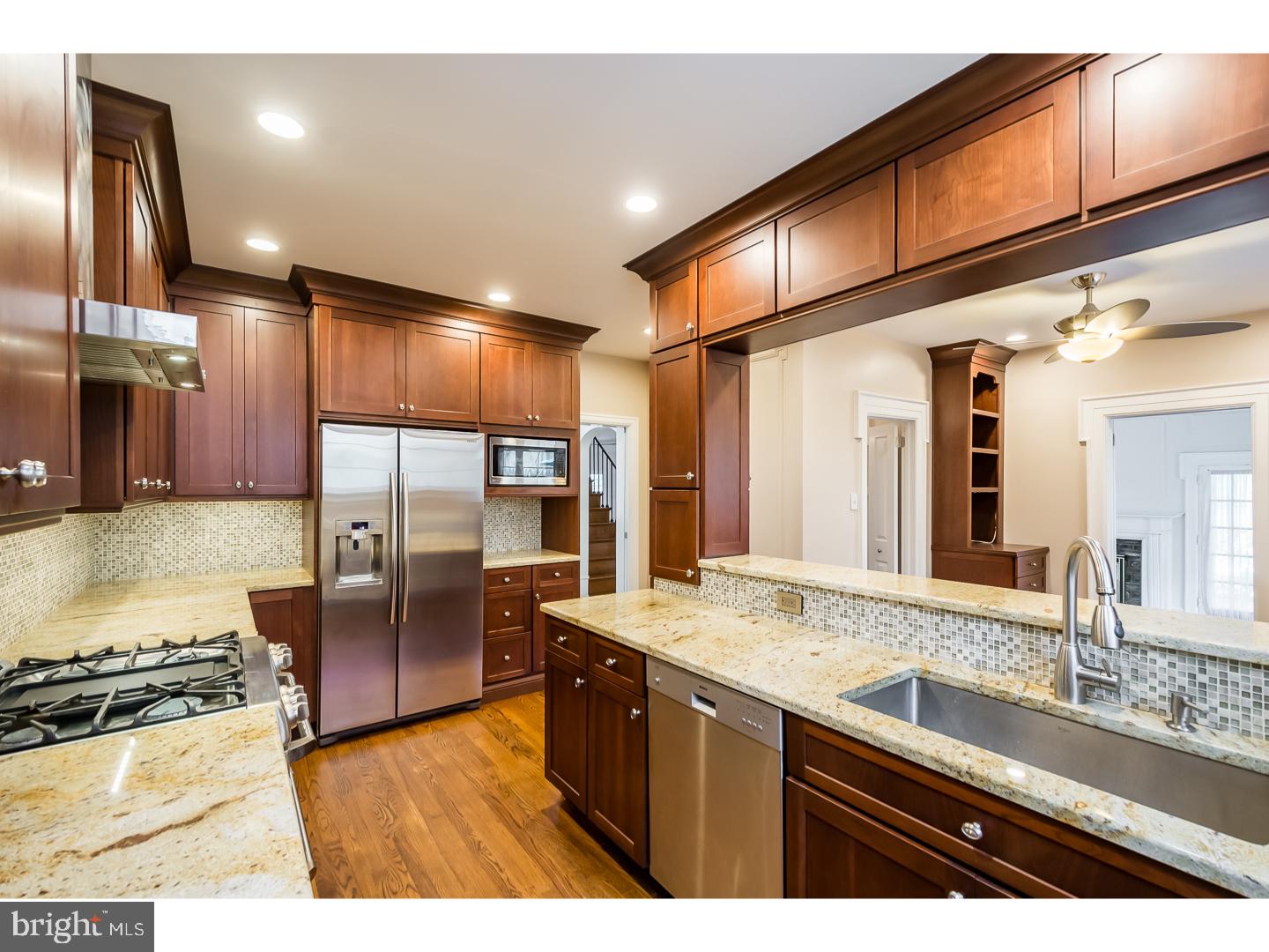 EAST FALLS - Residential Lease