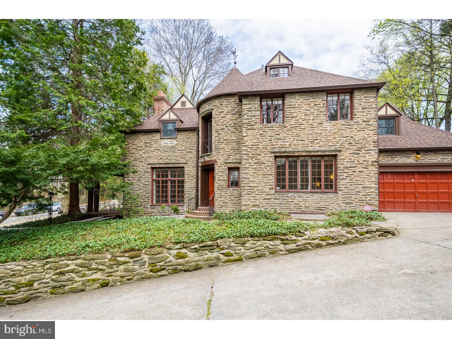 EAST FALLS - Residential Lease