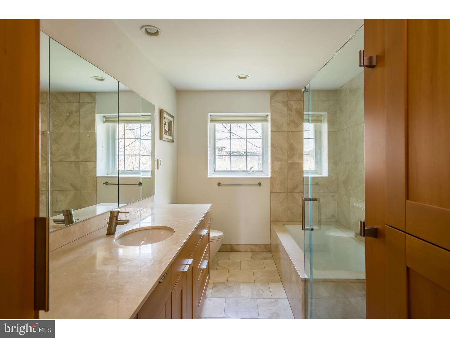 EAST FALLS - Residential Lease