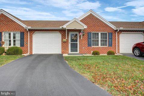 Townhouse For Sale - 733 Fireside Drive Dr<br/> Franklin County, SHIPPENSBURG, PA 17257