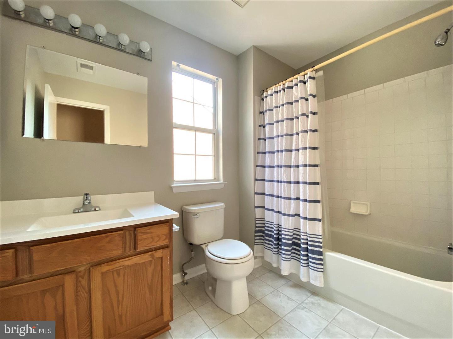 ASHBURN VILLAGE - Residential Lease