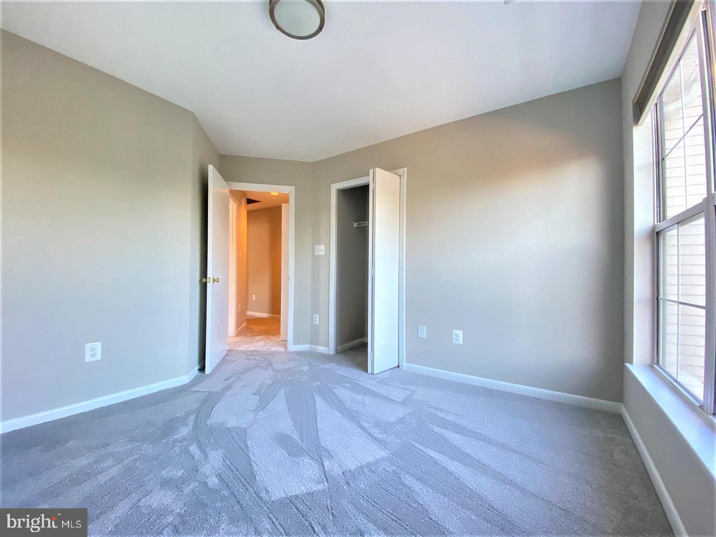 ASHBURN VILLAGE - Residential Lease